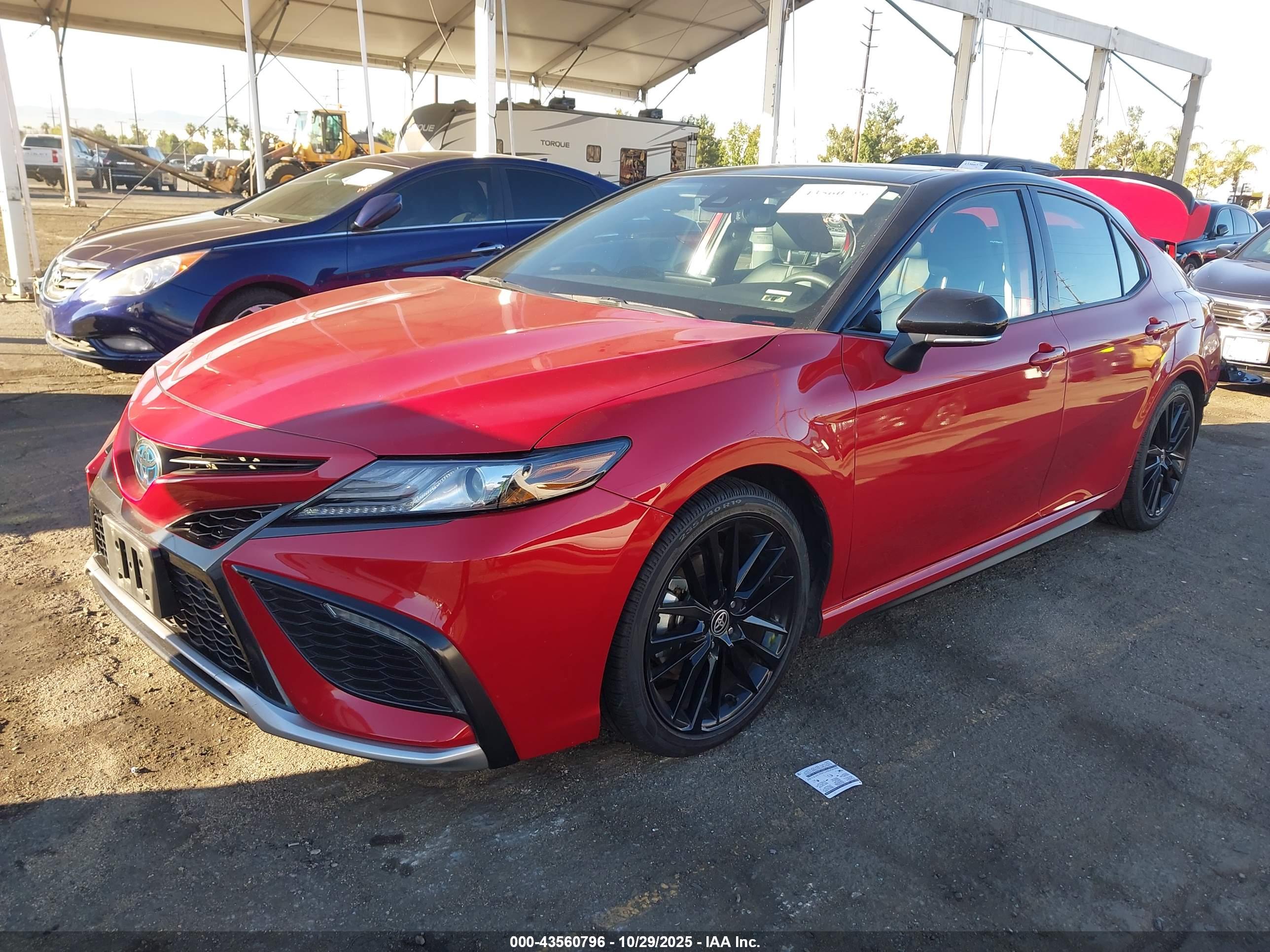 TOYOTA CAMRY image 2