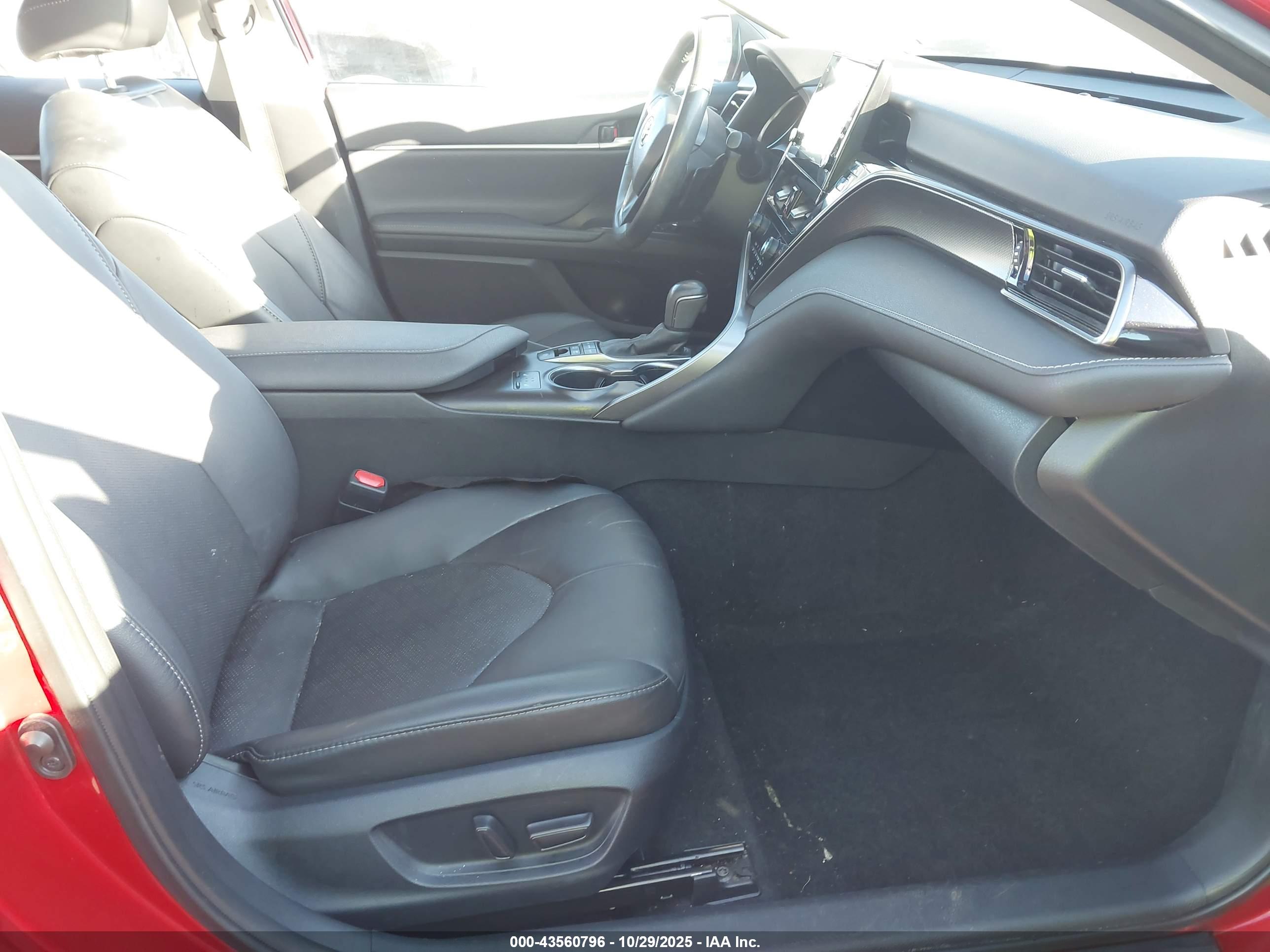 TOYOTA CAMRY image 5