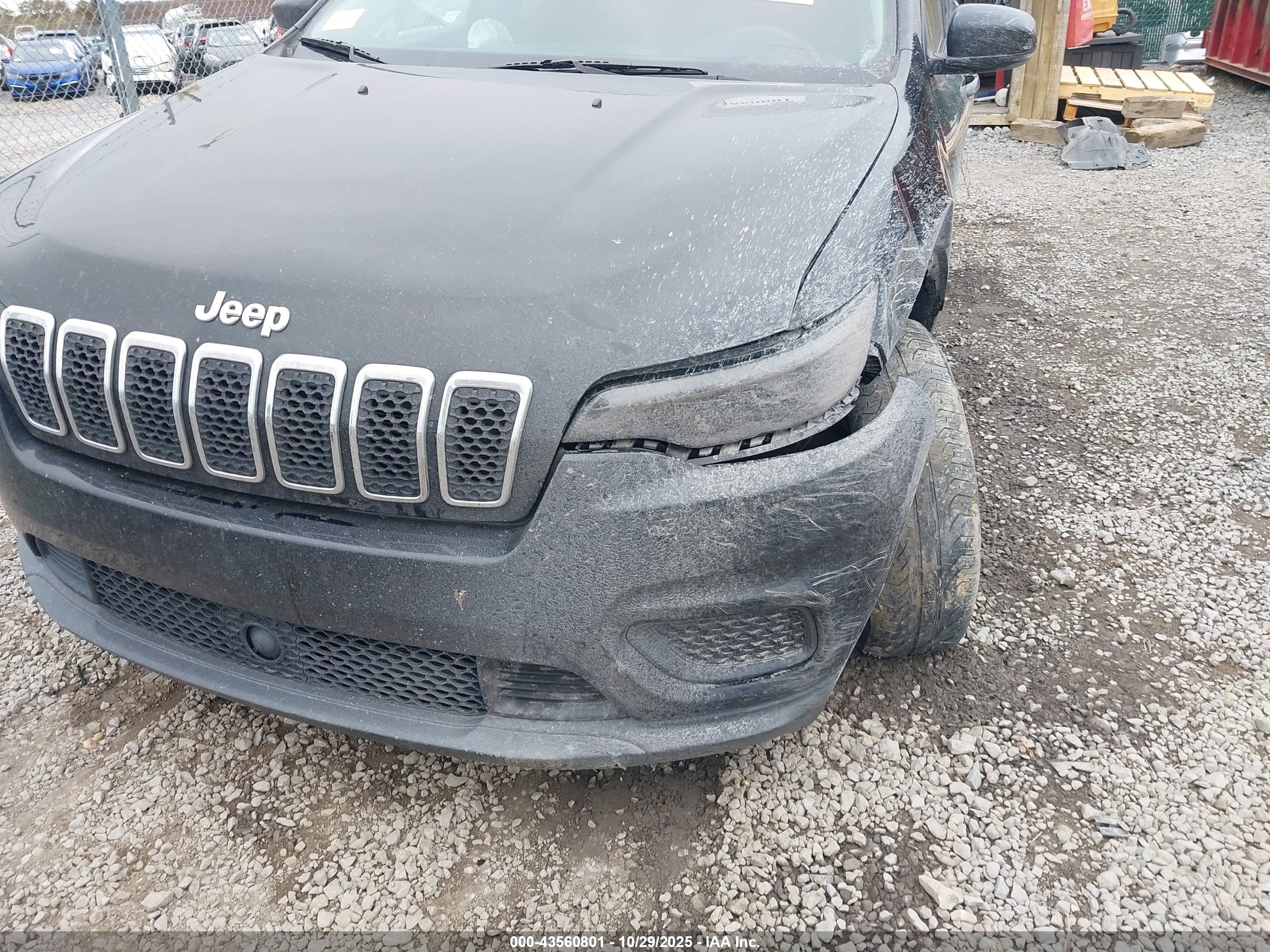 JEEP CHEROKEE image 6