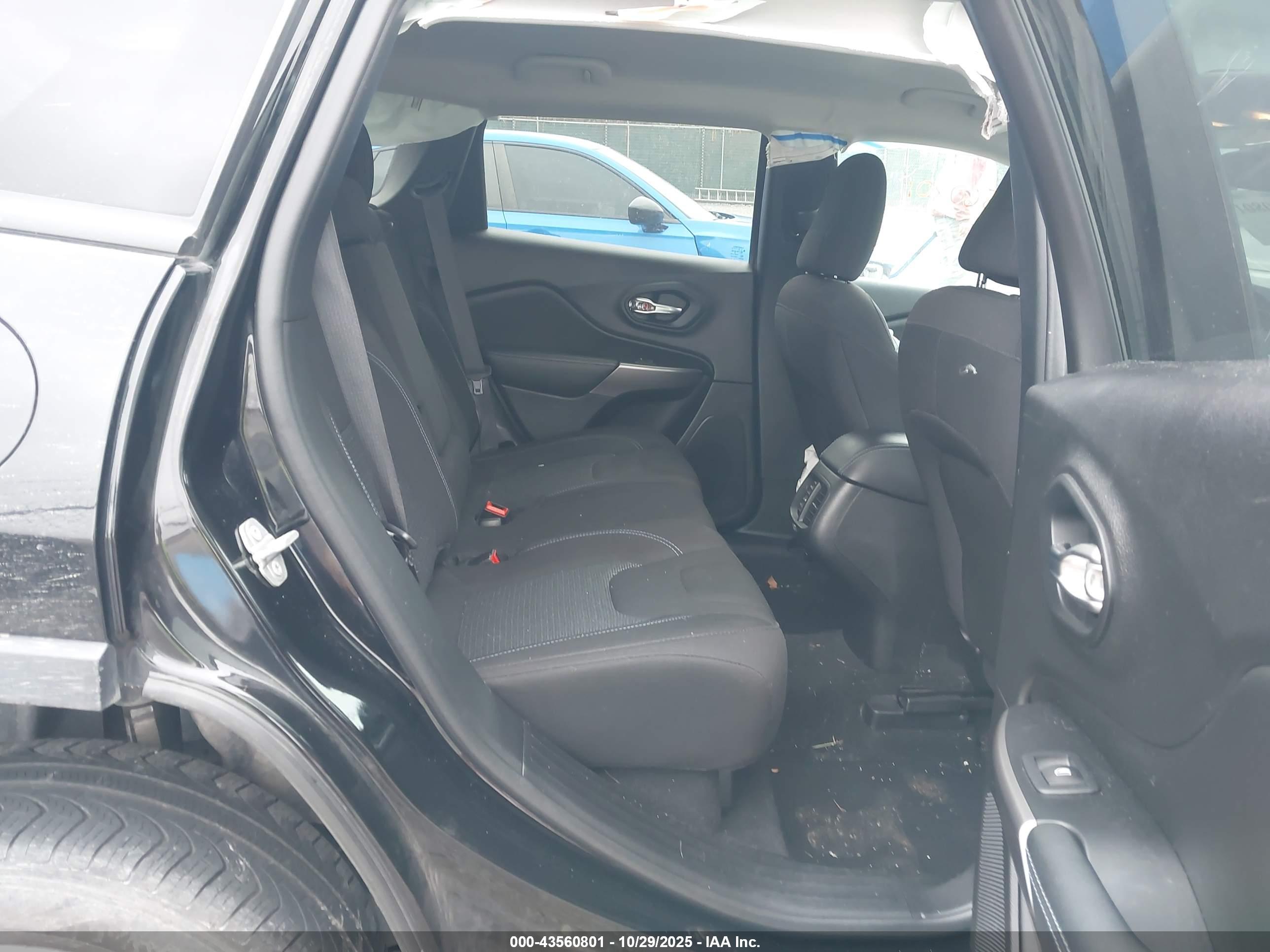 JEEP CHEROKEE image 8