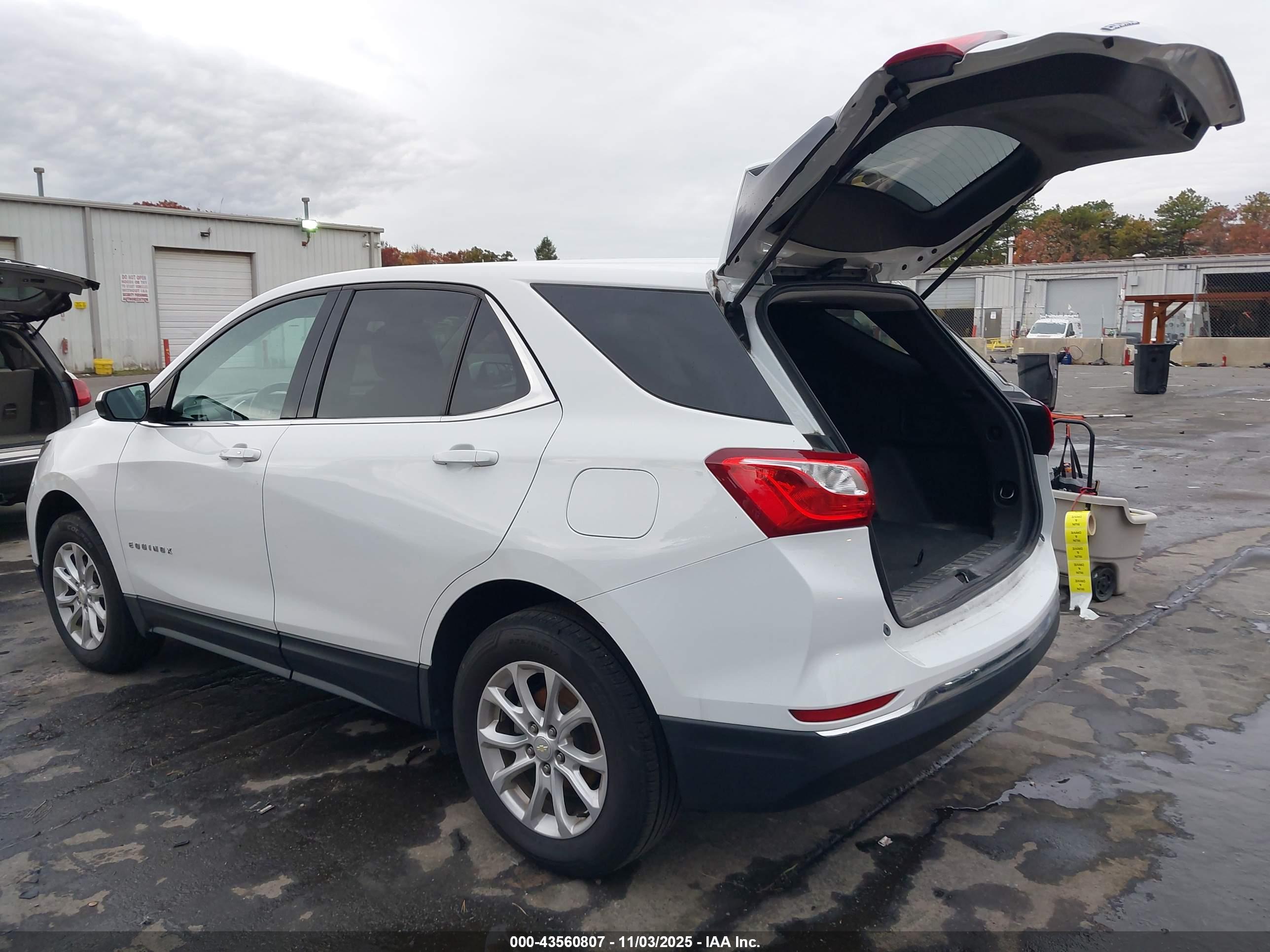 CHEVROLET EQUINOX image 3