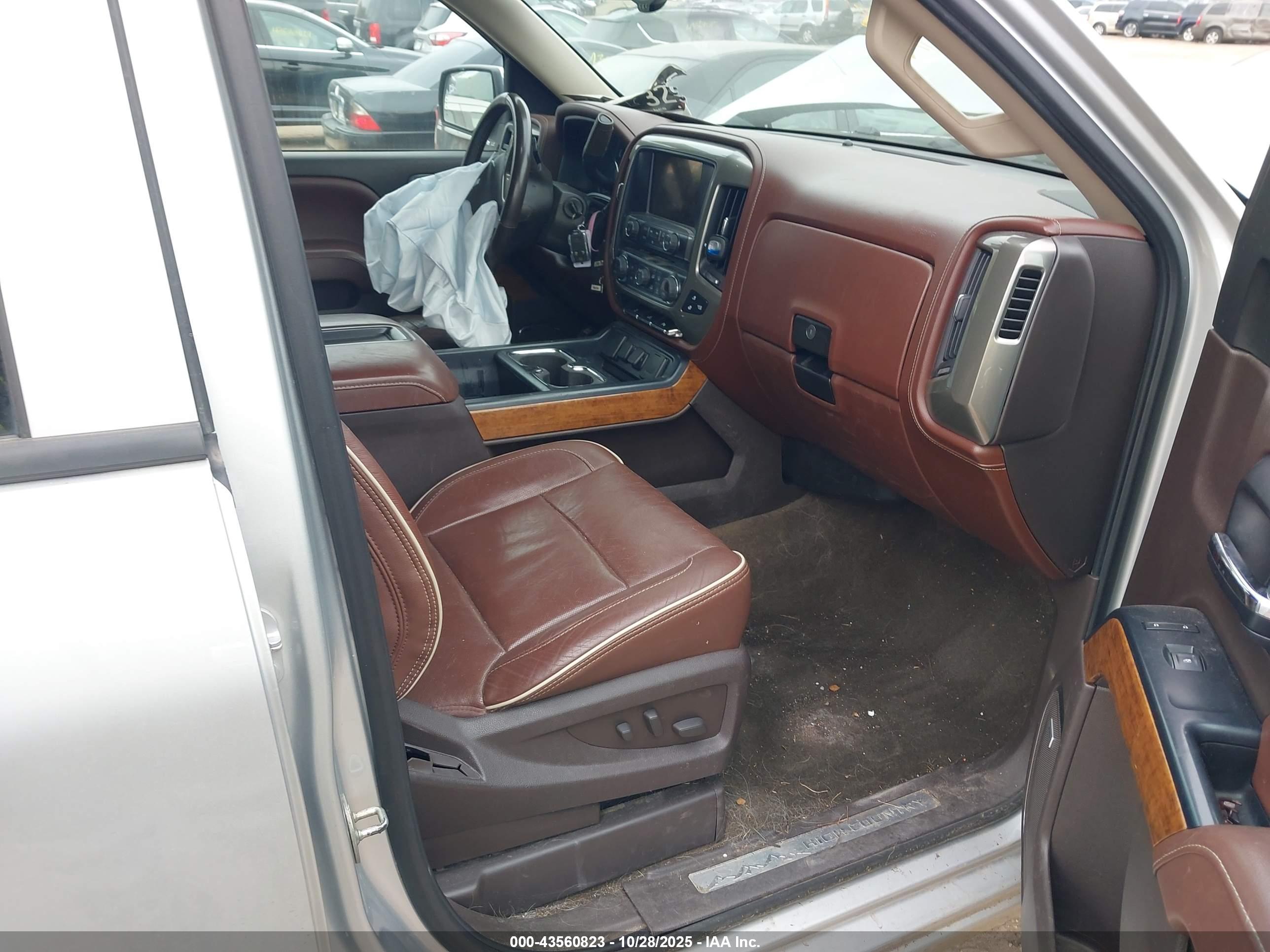 CHEVROLET SILVERADO image 5