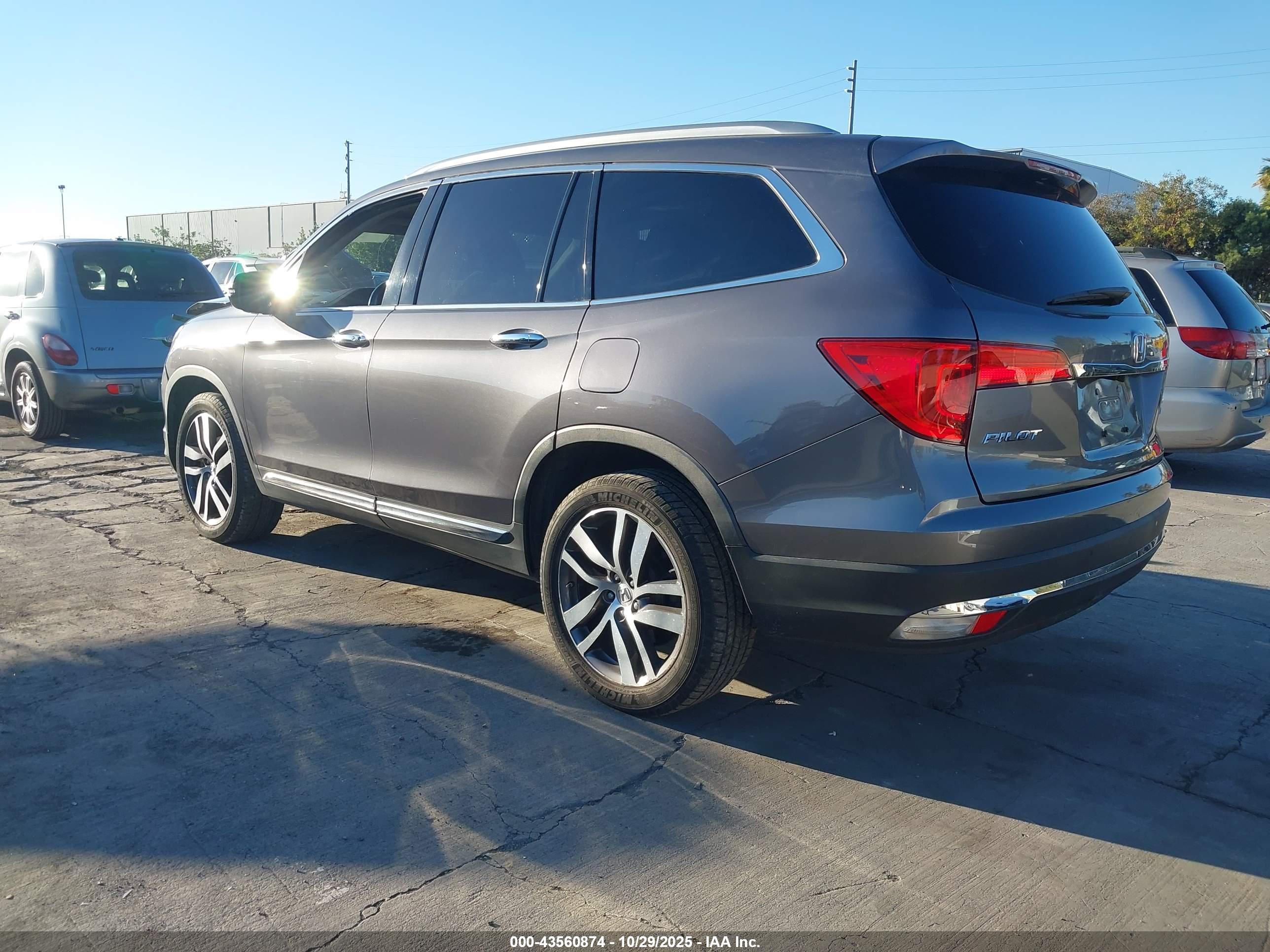 HONDA PILOT image 3