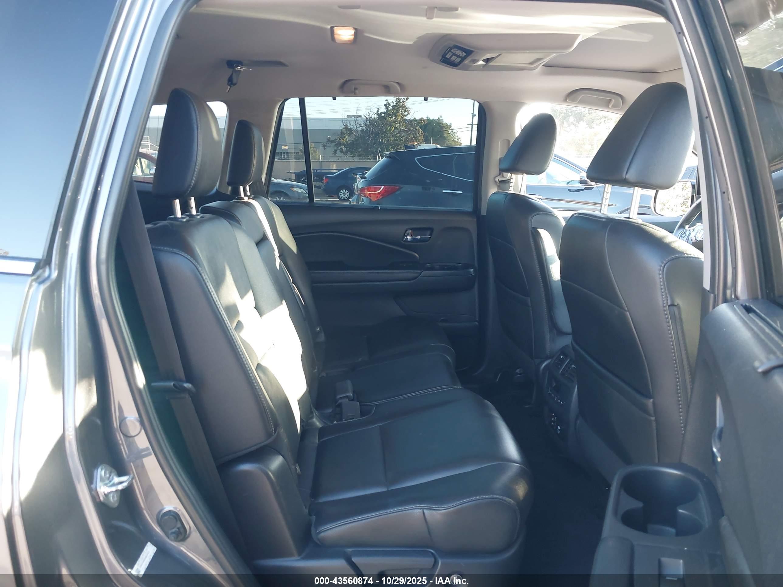 HONDA PILOT image 8