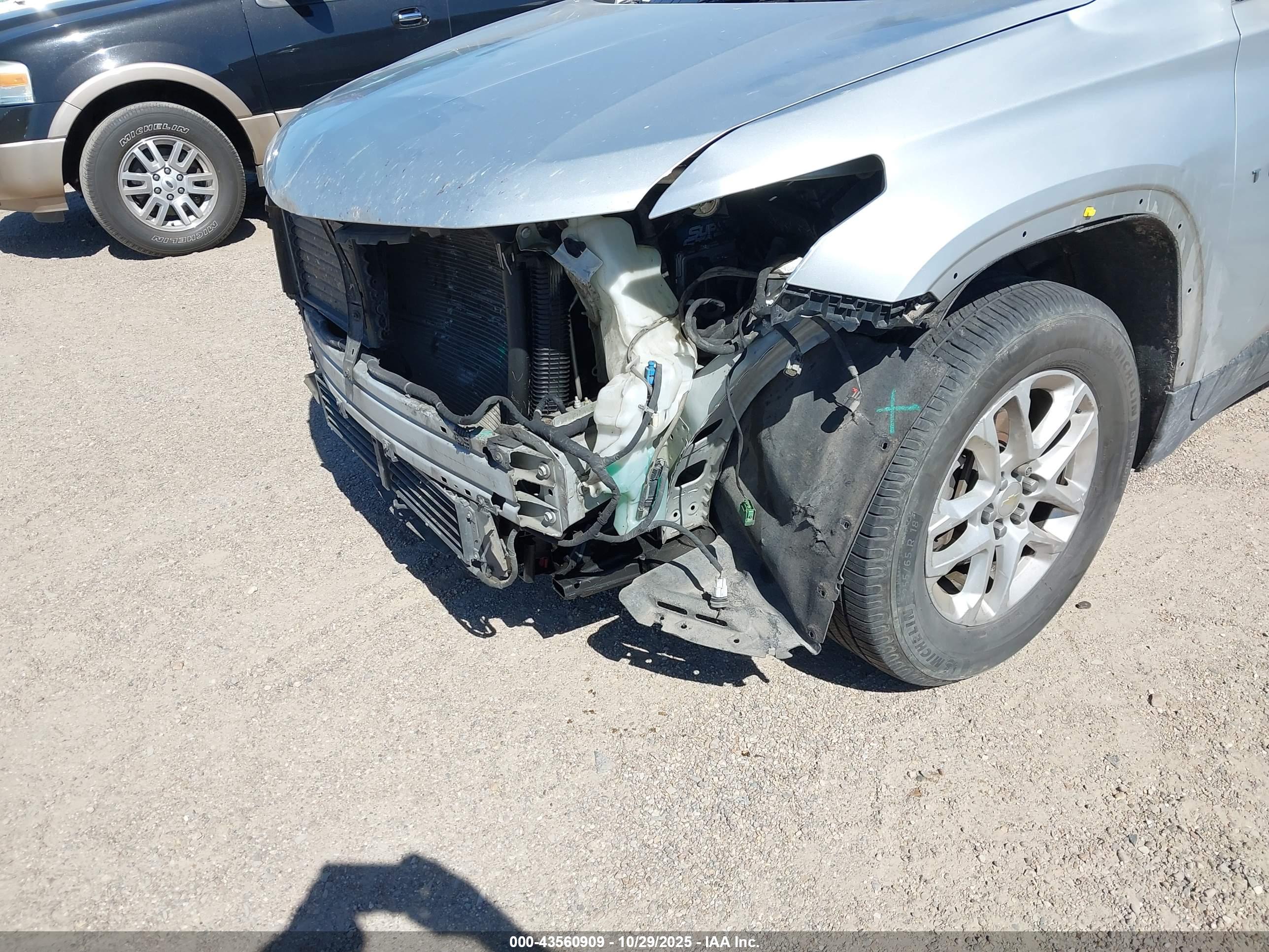 CHEVROLET TRAVERSE image 6