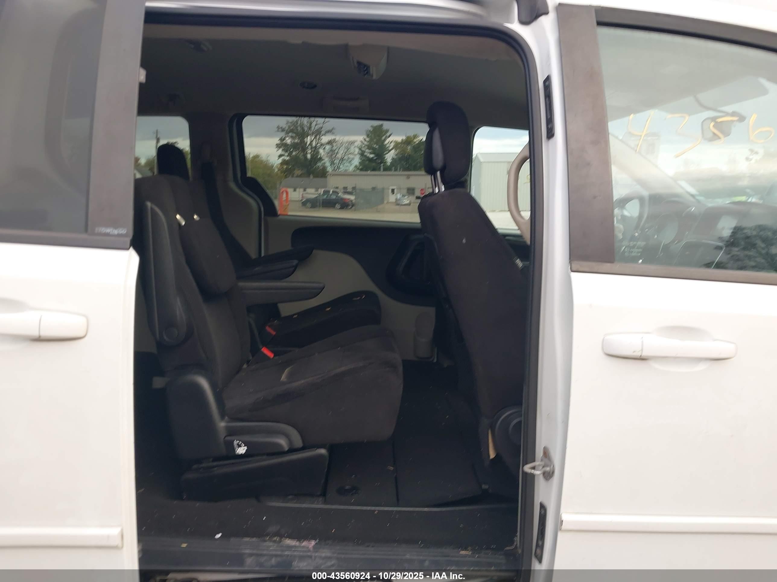 DODGE GRAND image 8