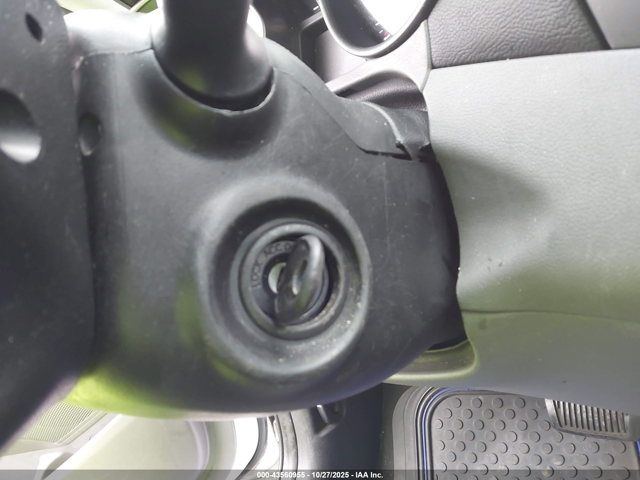 HYUNDAI ELANTRA image 11