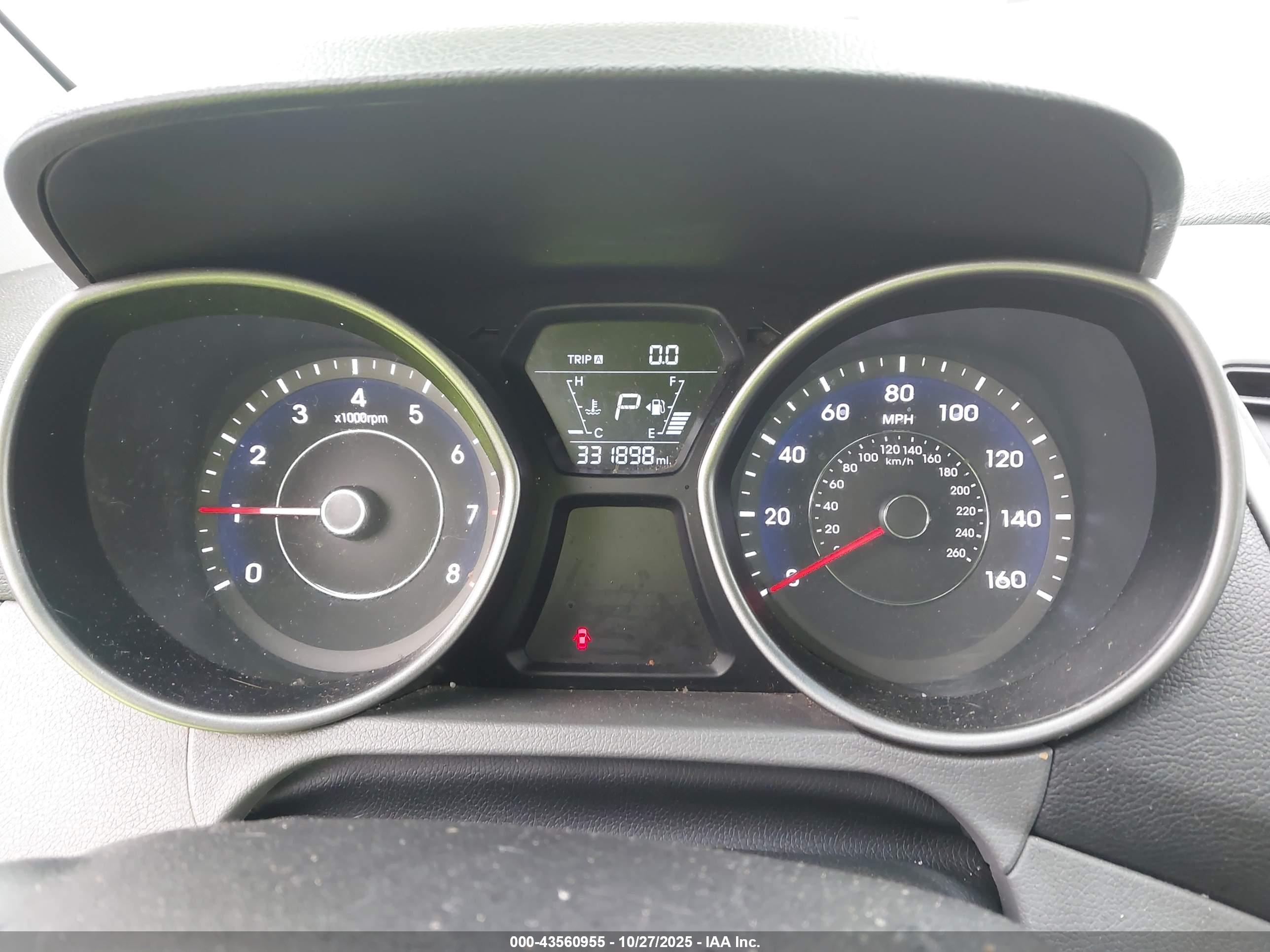 HYUNDAI ELANTRA image 7