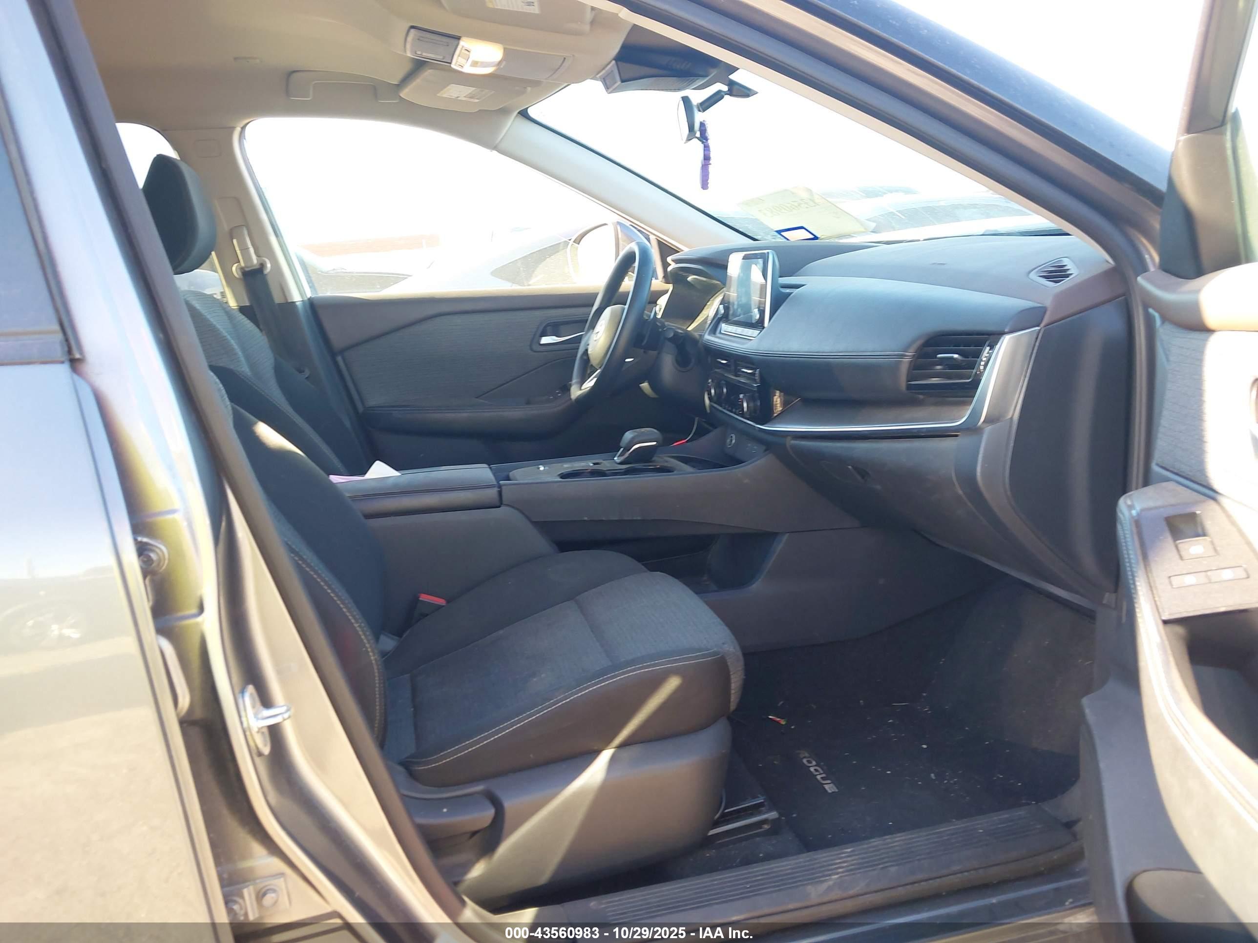 NISSAN ROGUE image 5