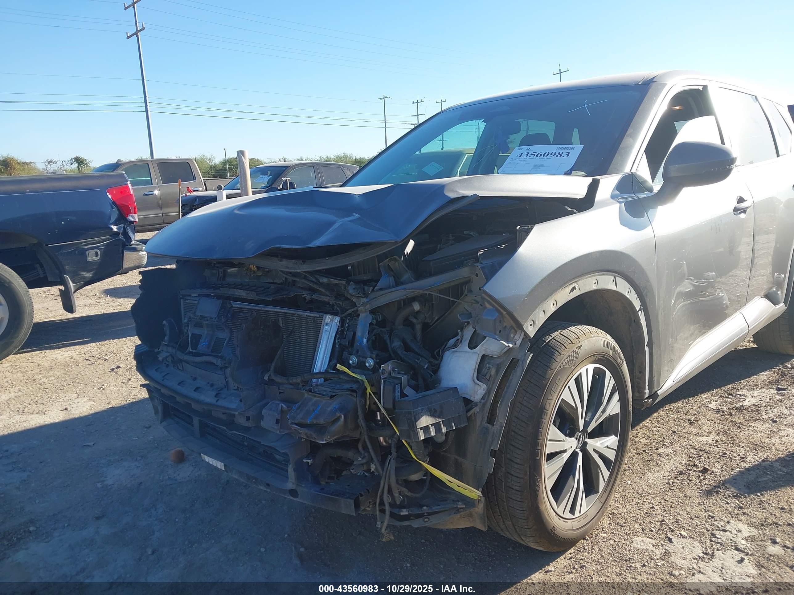 NISSAN ROGUE image 6