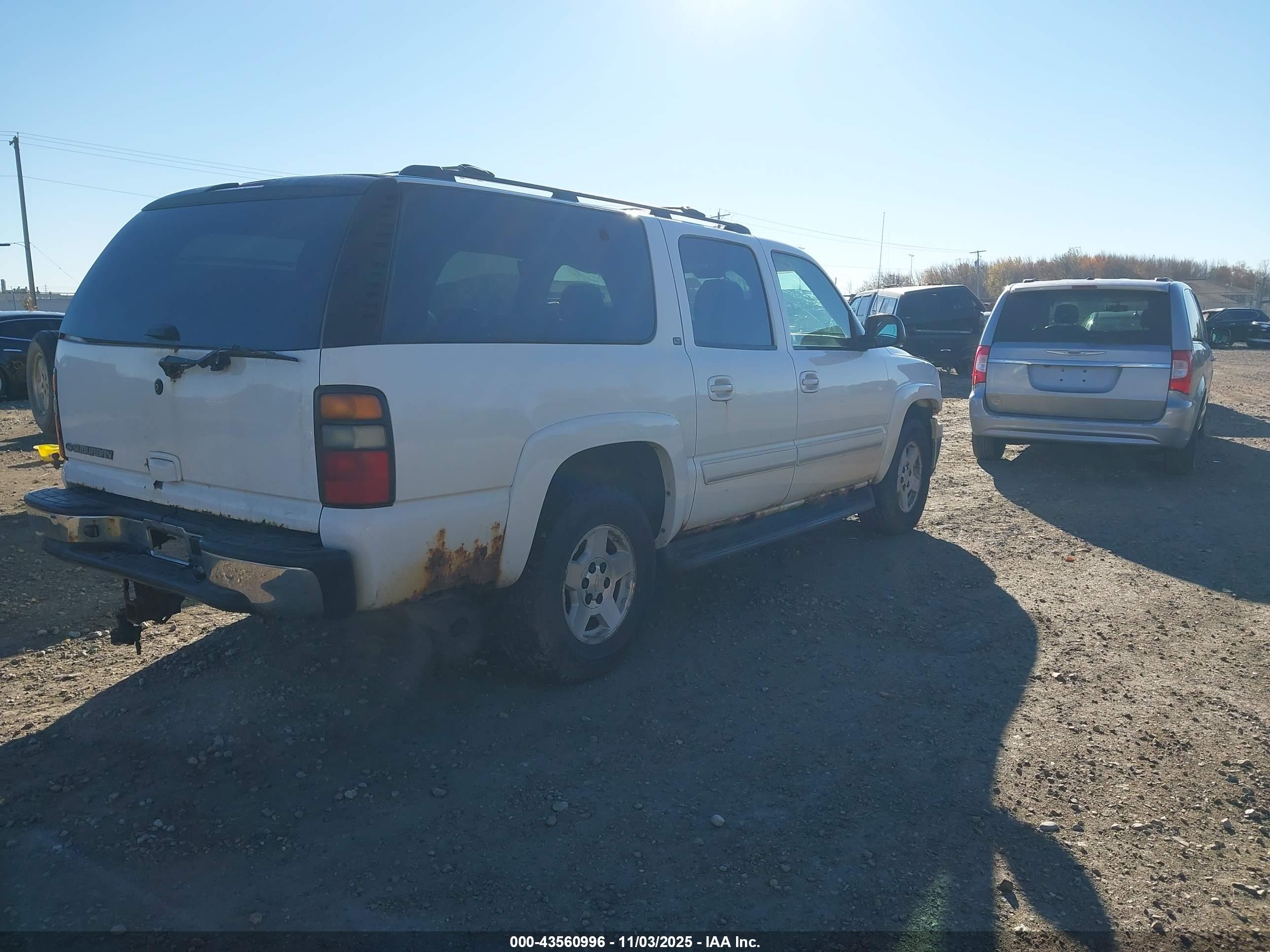 CHEVROLET SUBURBAN image 4