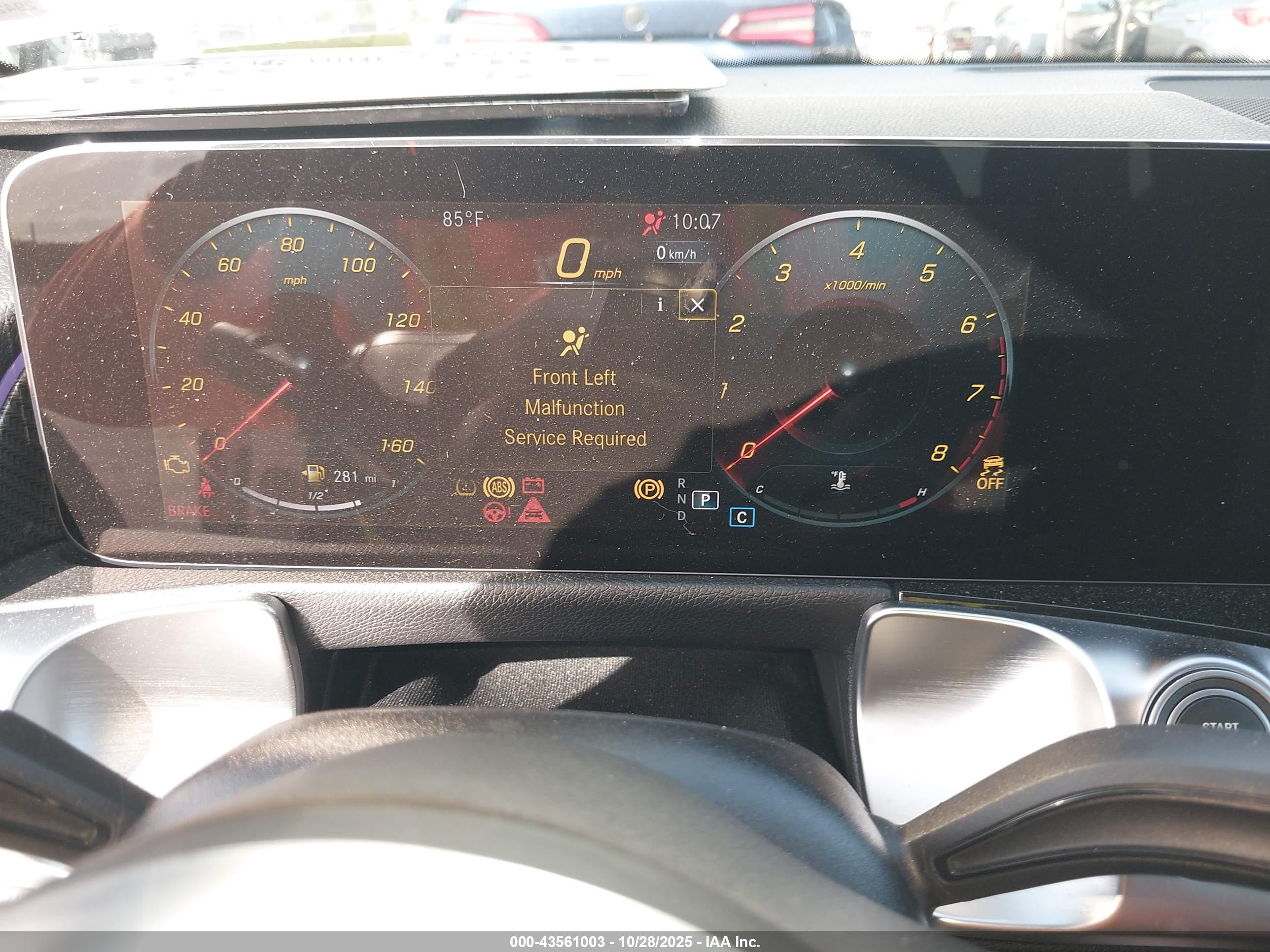 MERCEDES-BENZ GLB image 7