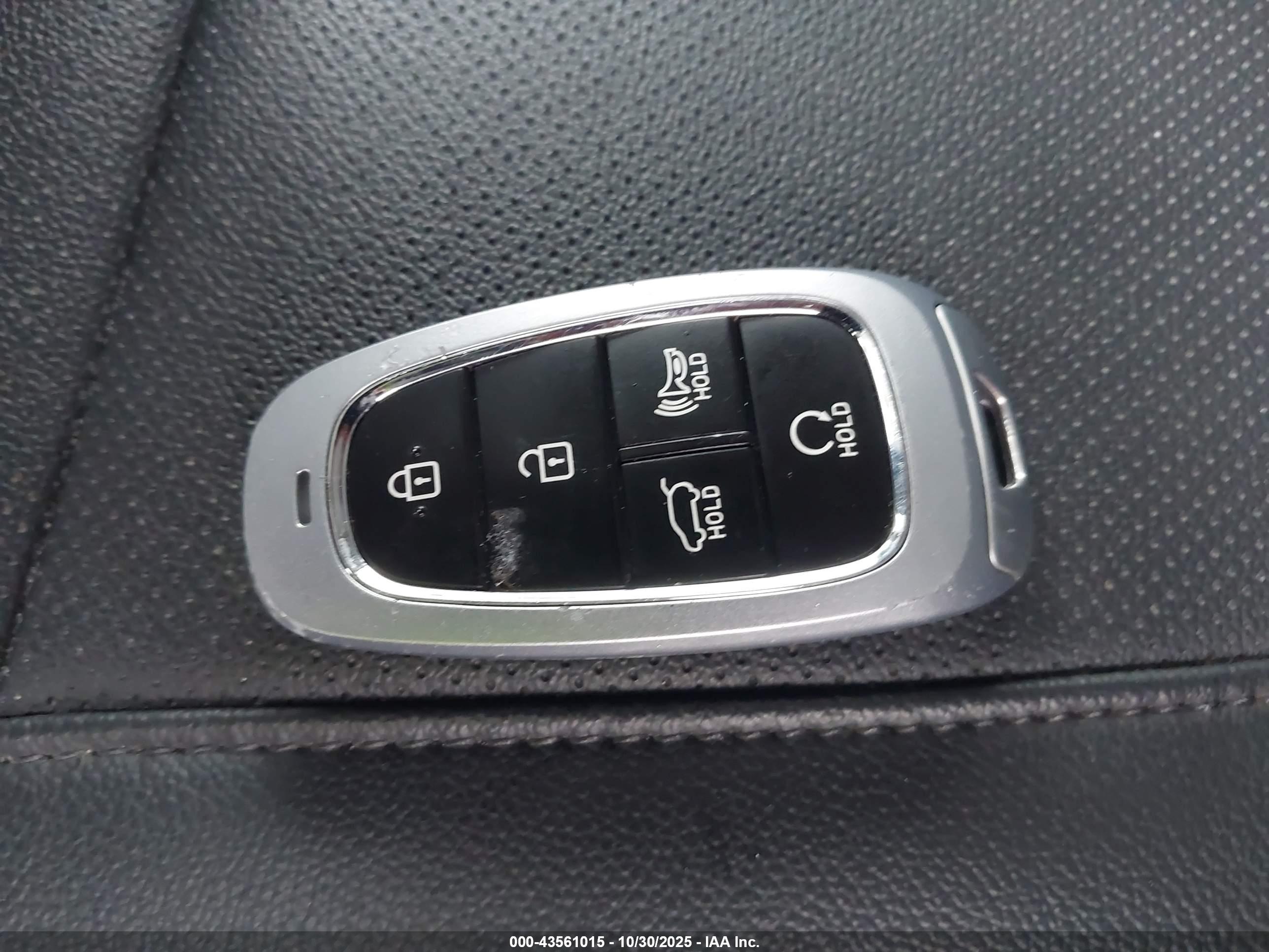 HYUNDAI TUCSON image 11