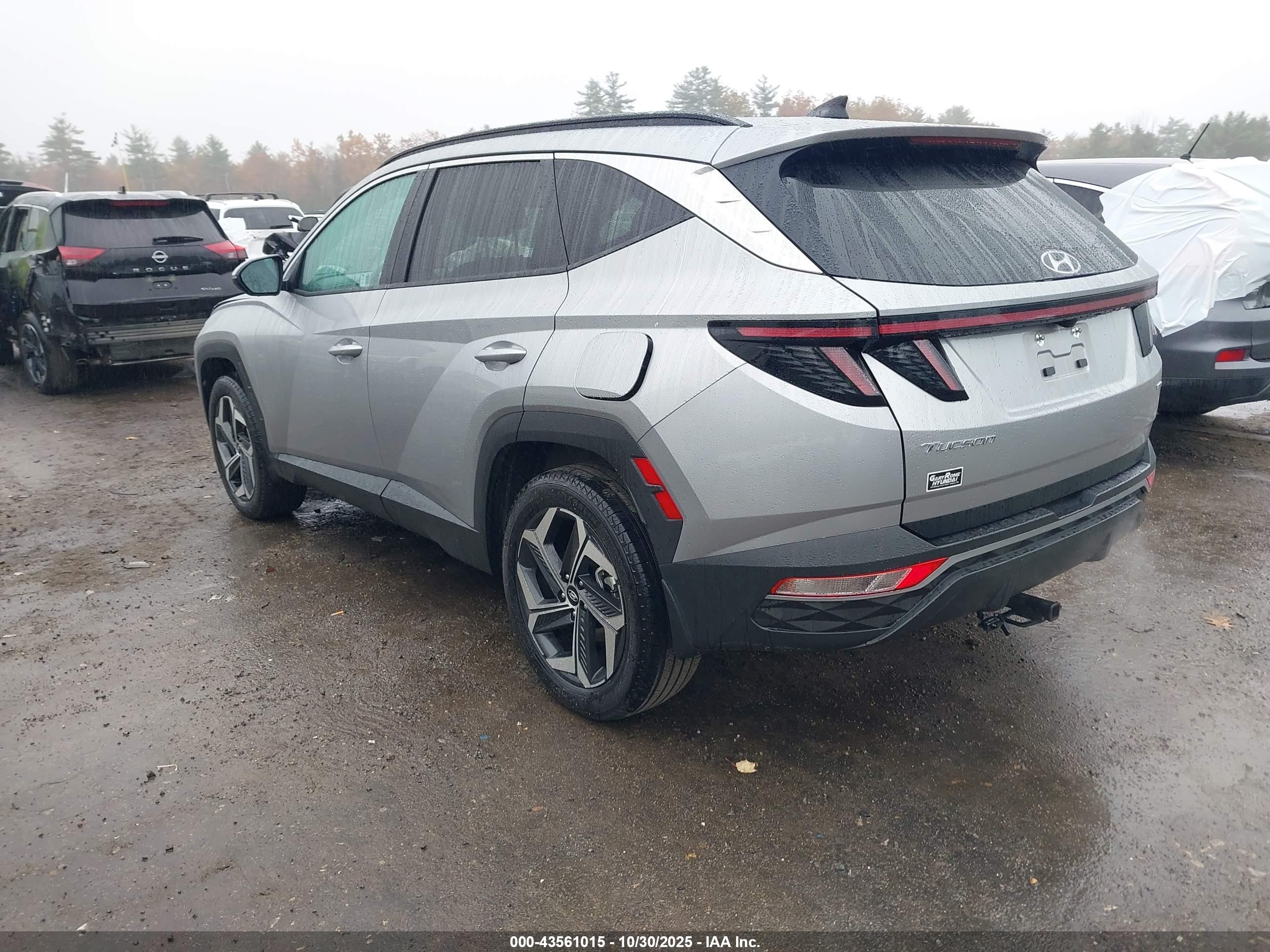 HYUNDAI TUCSON image 3