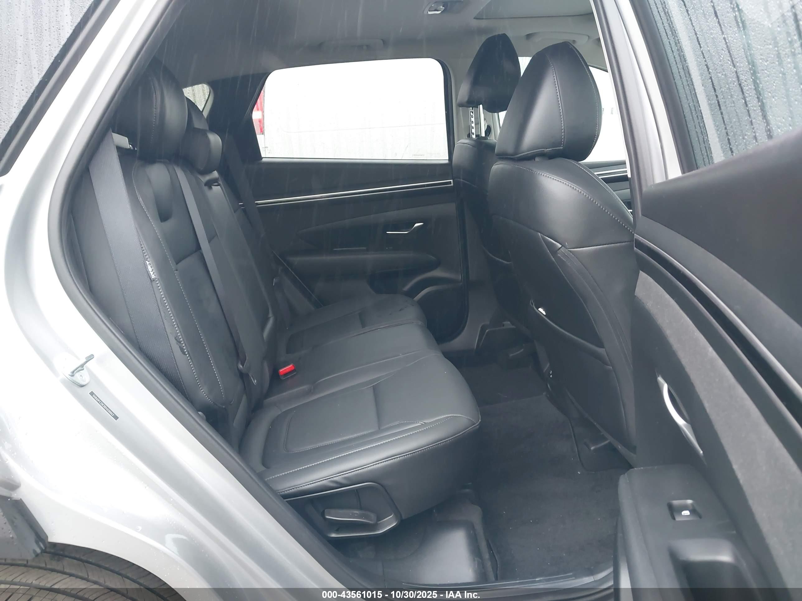 HYUNDAI TUCSON image 8
