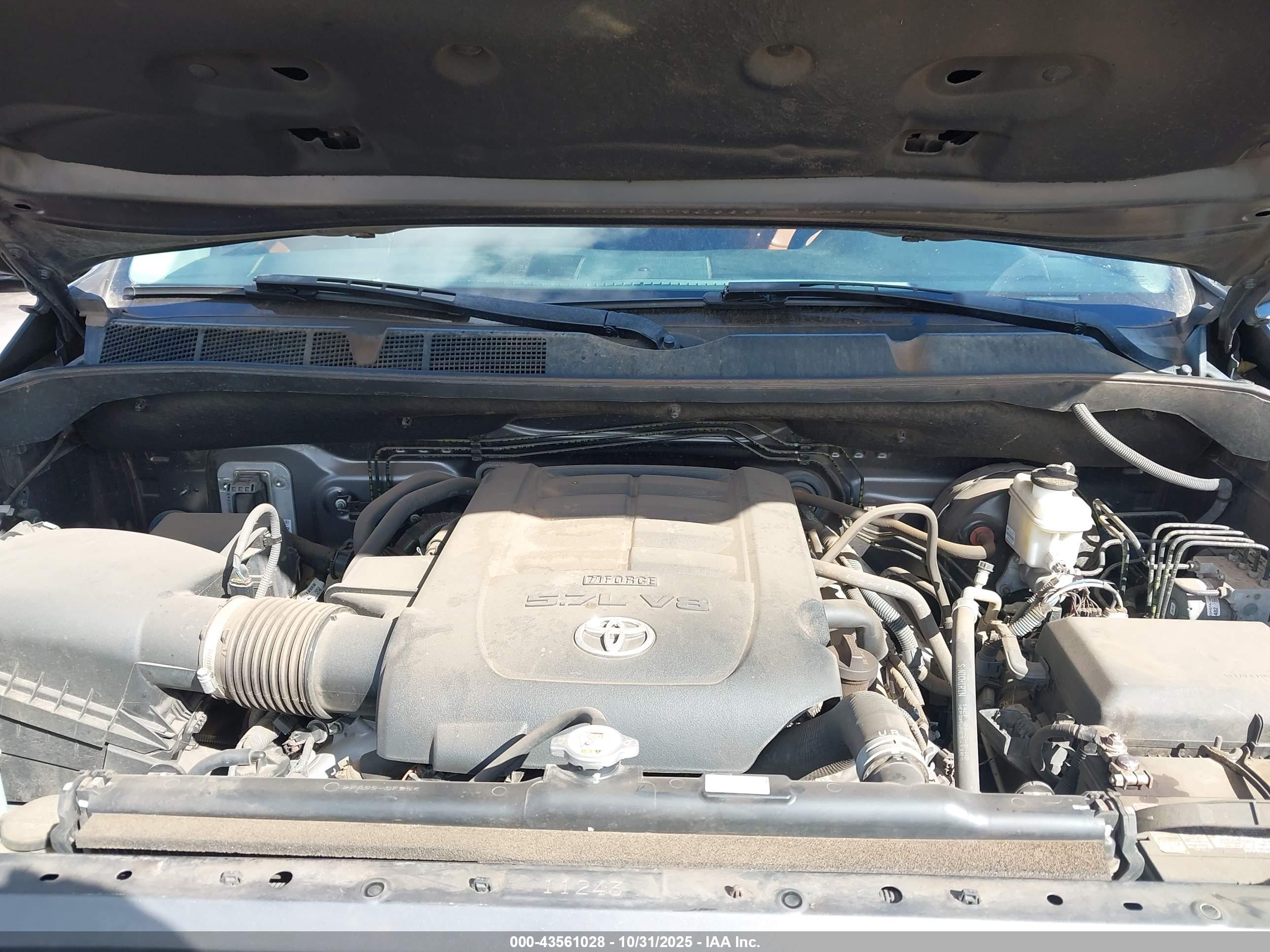 TOYOTA TUNDRA image 10