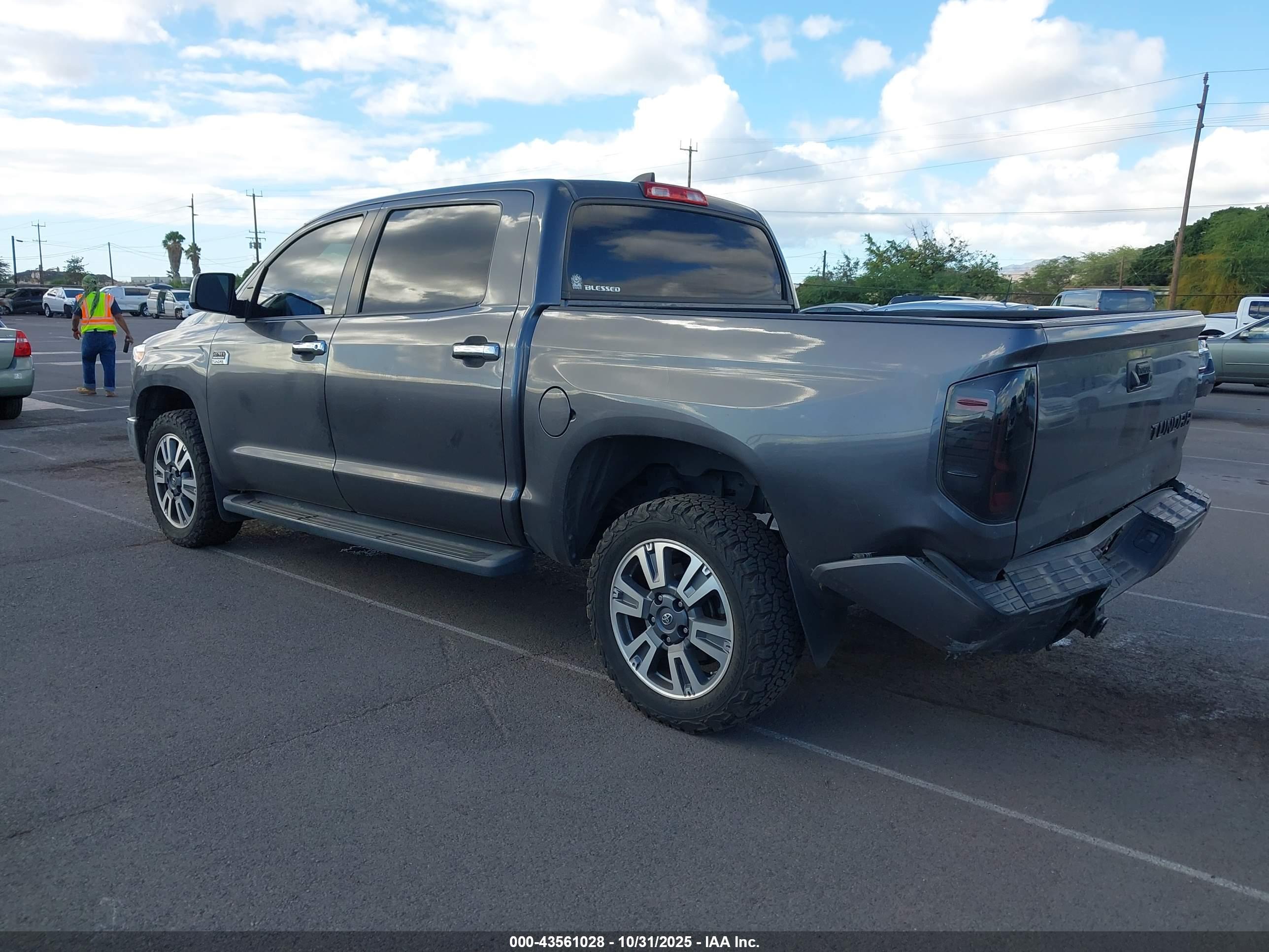 TOYOTA TUNDRA image 3