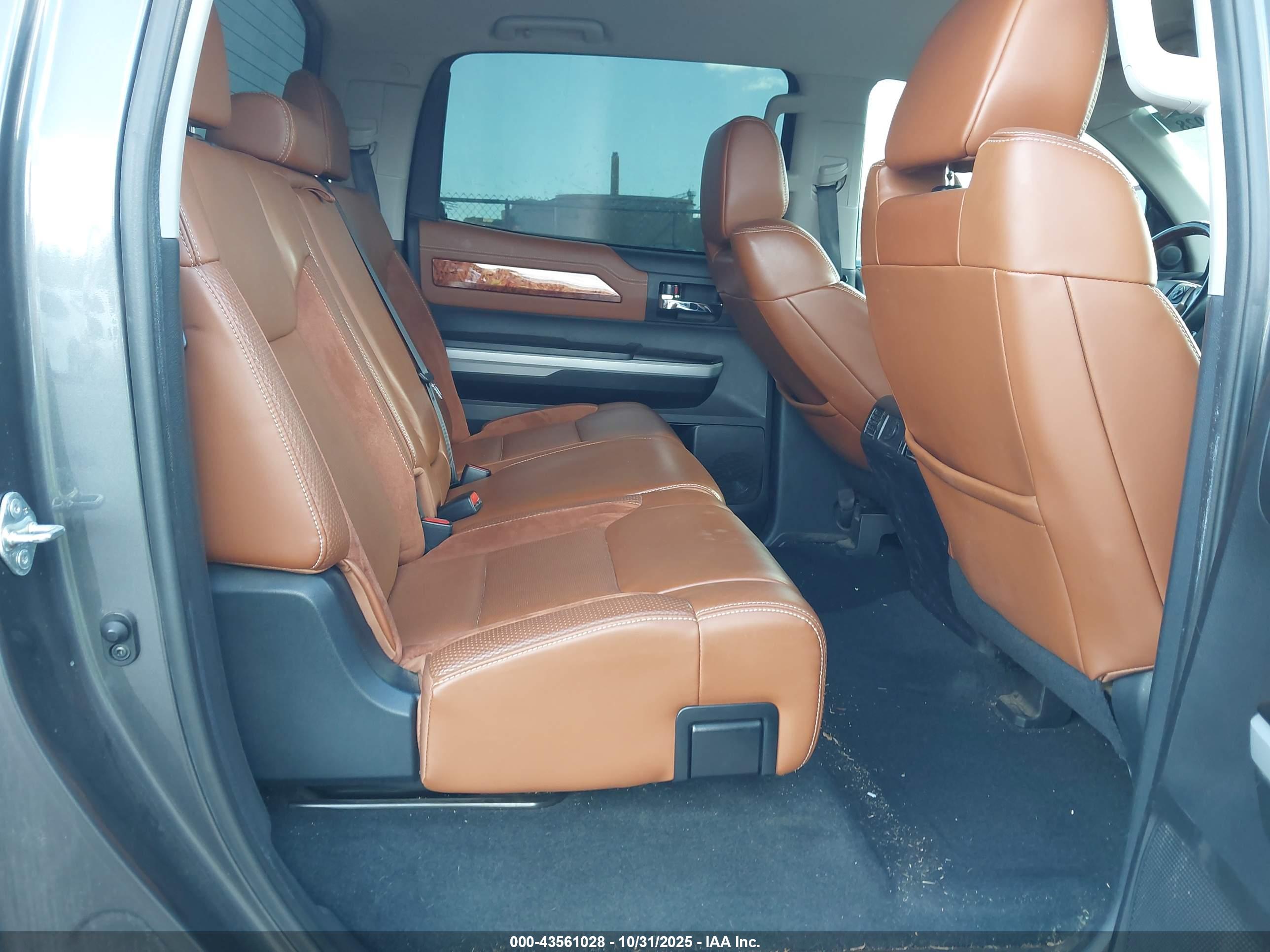 TOYOTA TUNDRA image 8