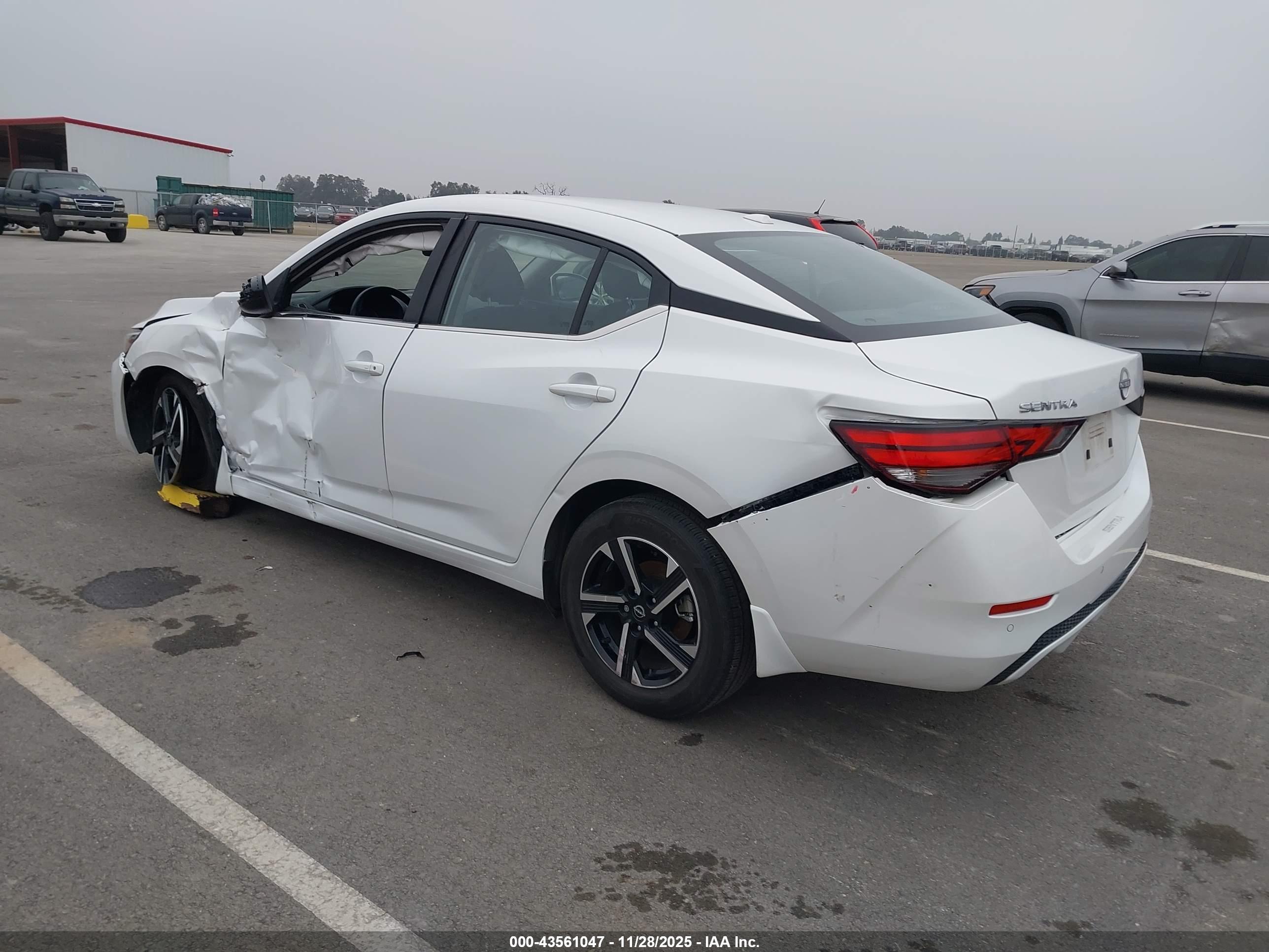 NISSAN SENTRA image 3