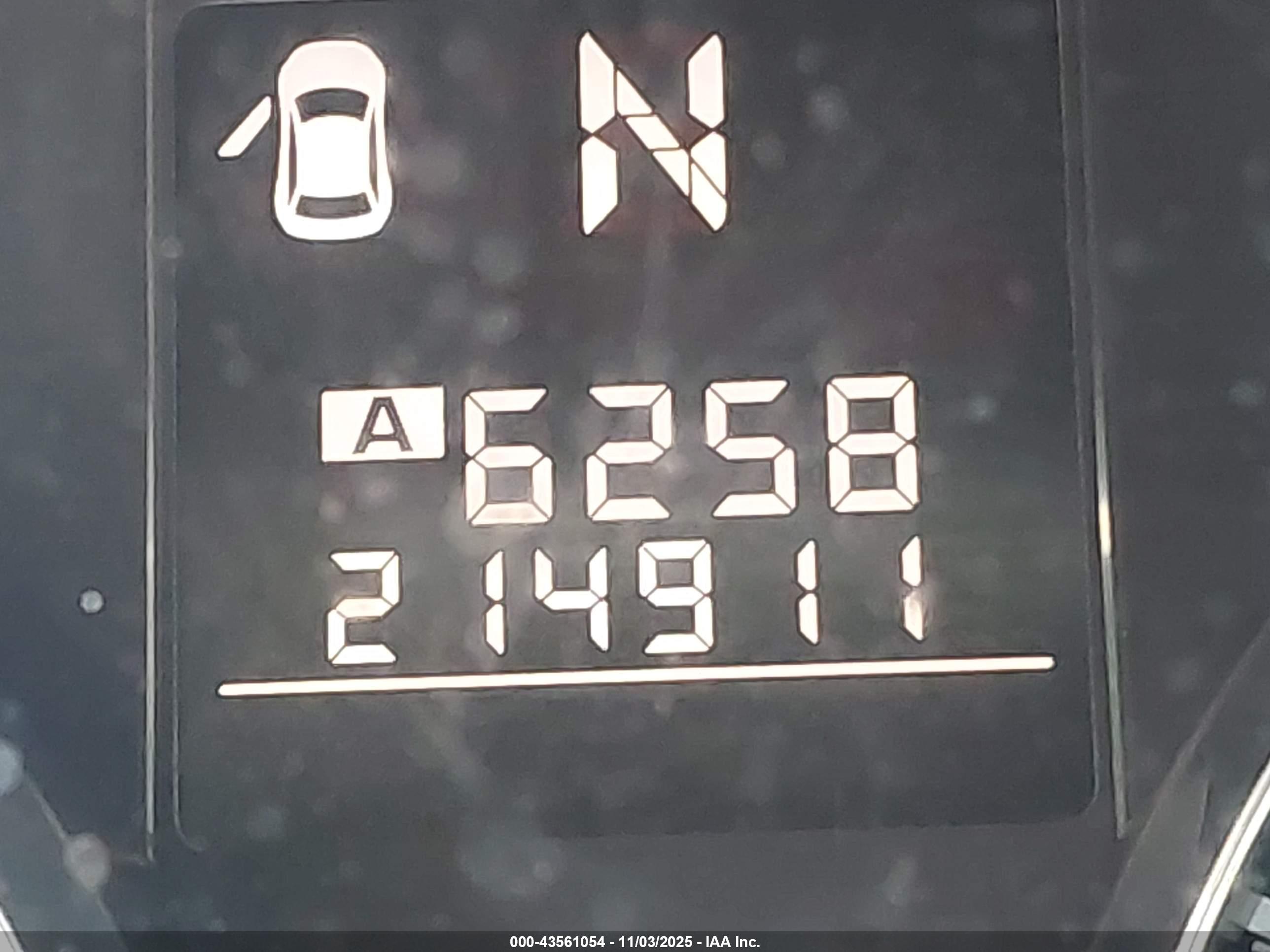 SUBARU OUTBACK image 7
