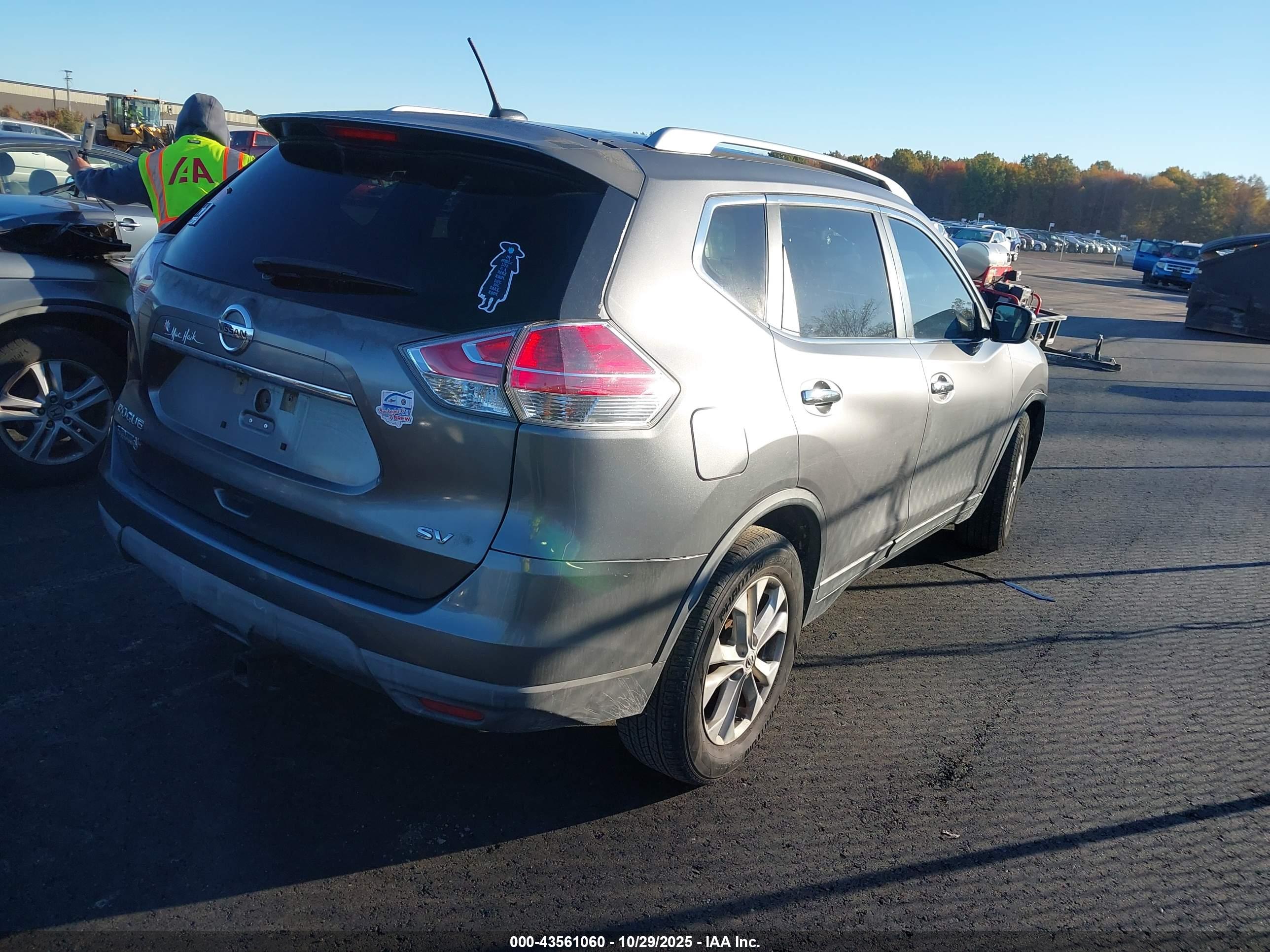 NISSAN ROGUE image 4