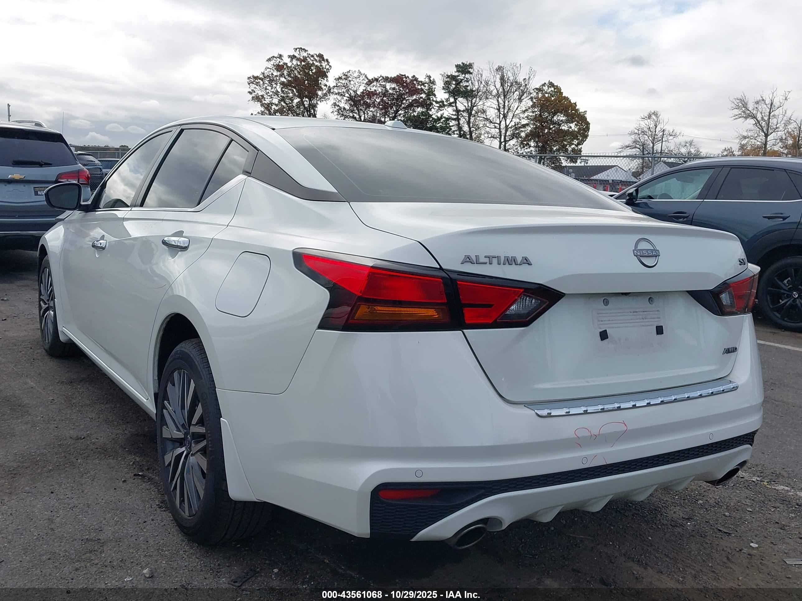 NISSAN ALTIMA image 3