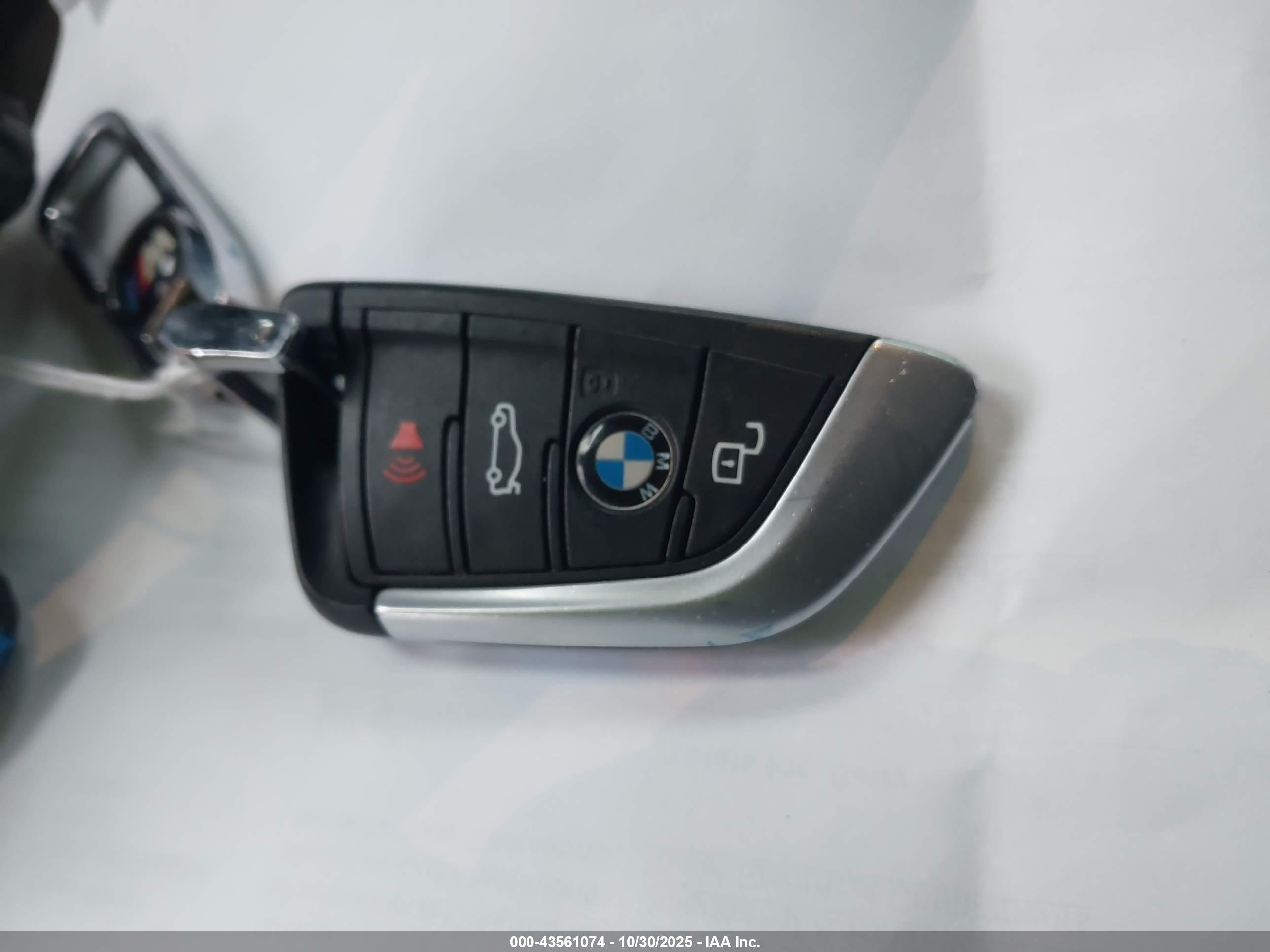 BMW X4 image 11