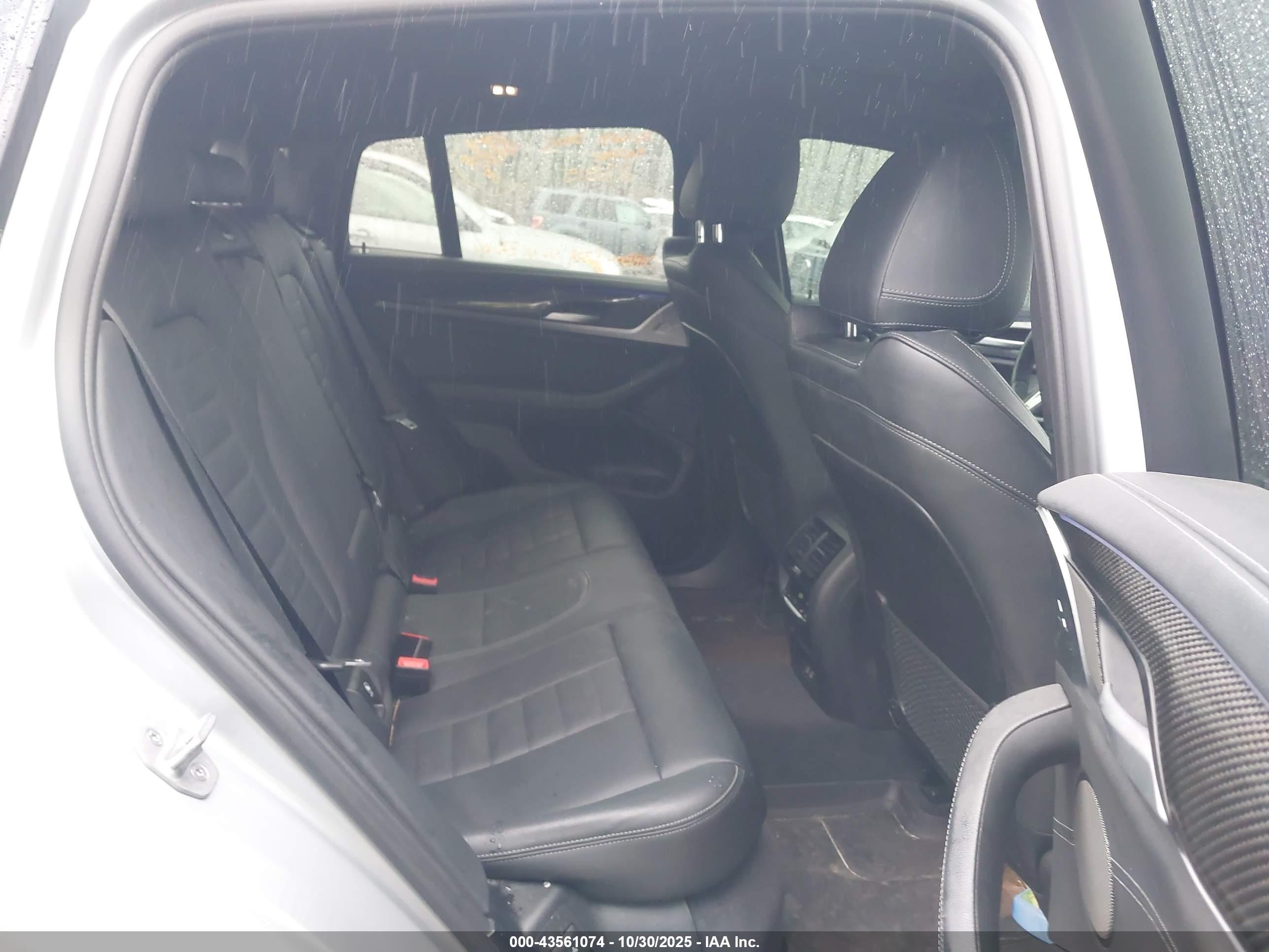 BMW X4 image 8