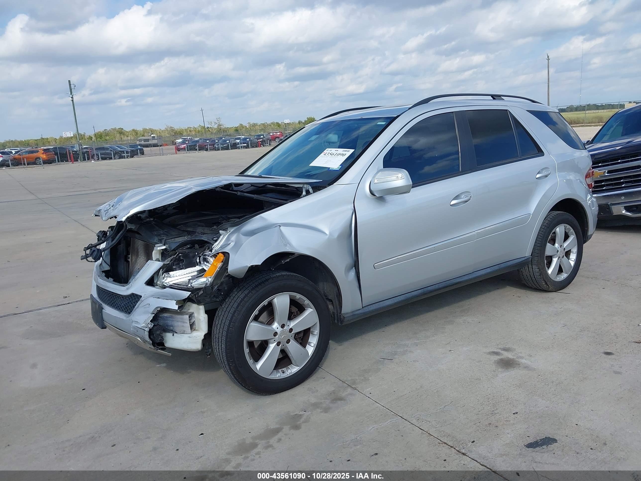 MERCEDES-BENZ ML image 2
