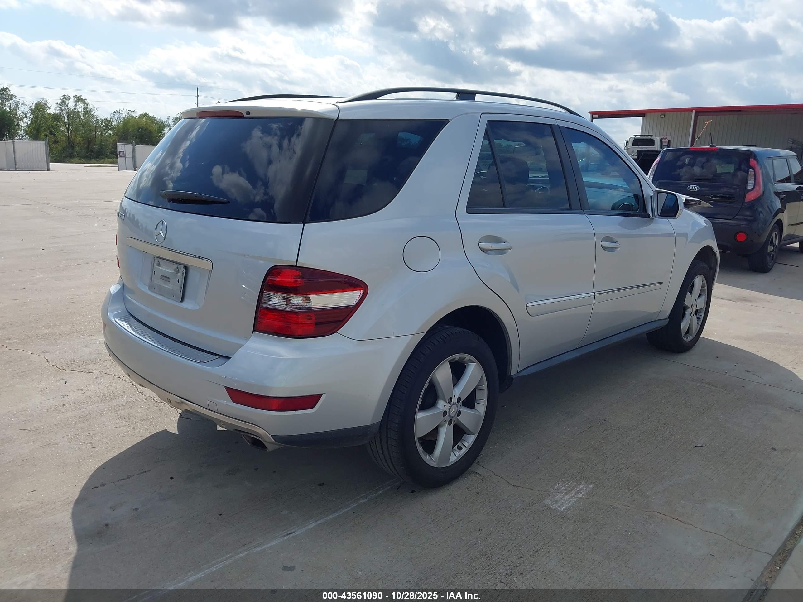 MERCEDES-BENZ ML image 4