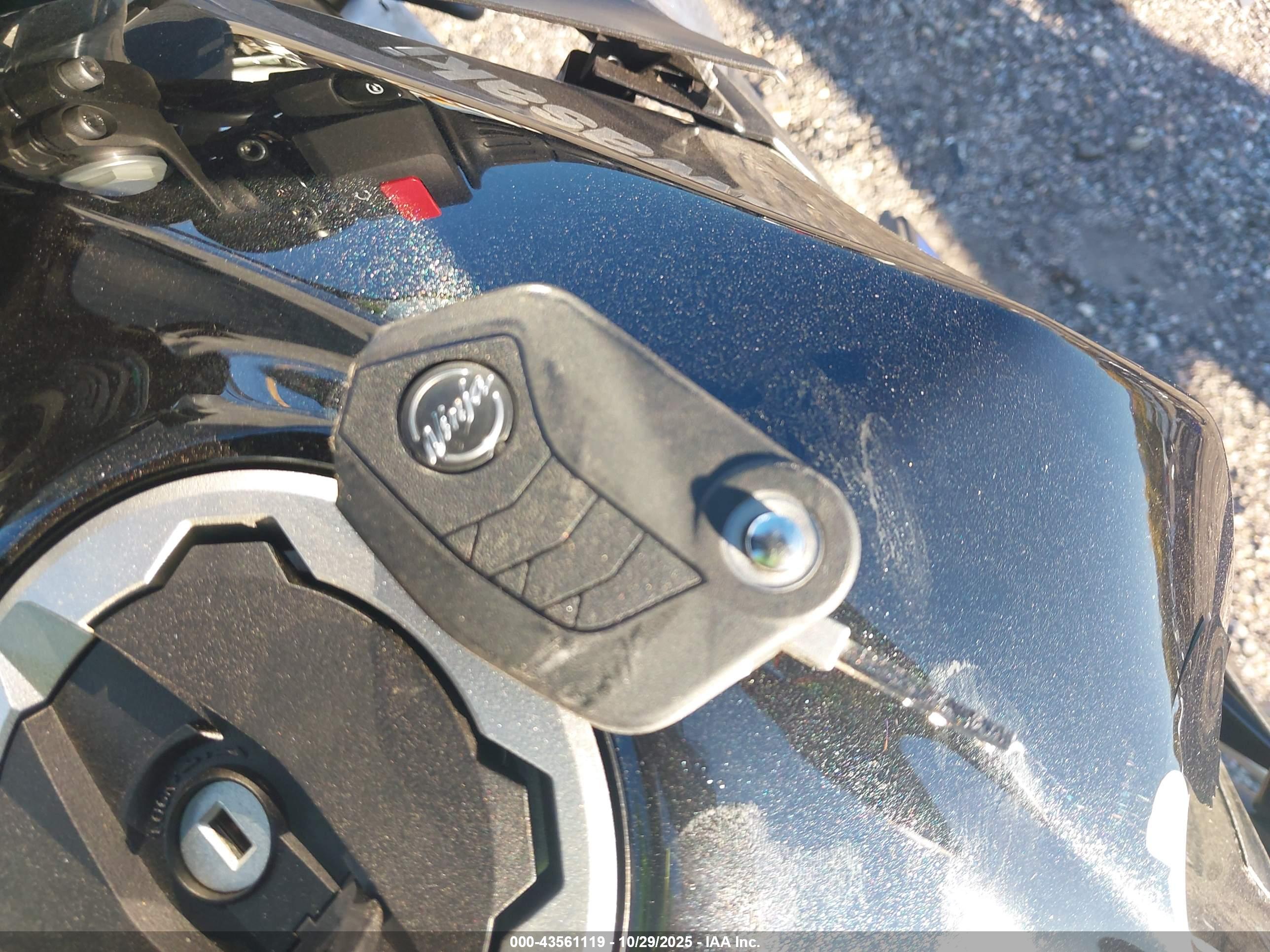 KAWASAKI EX500 image 11