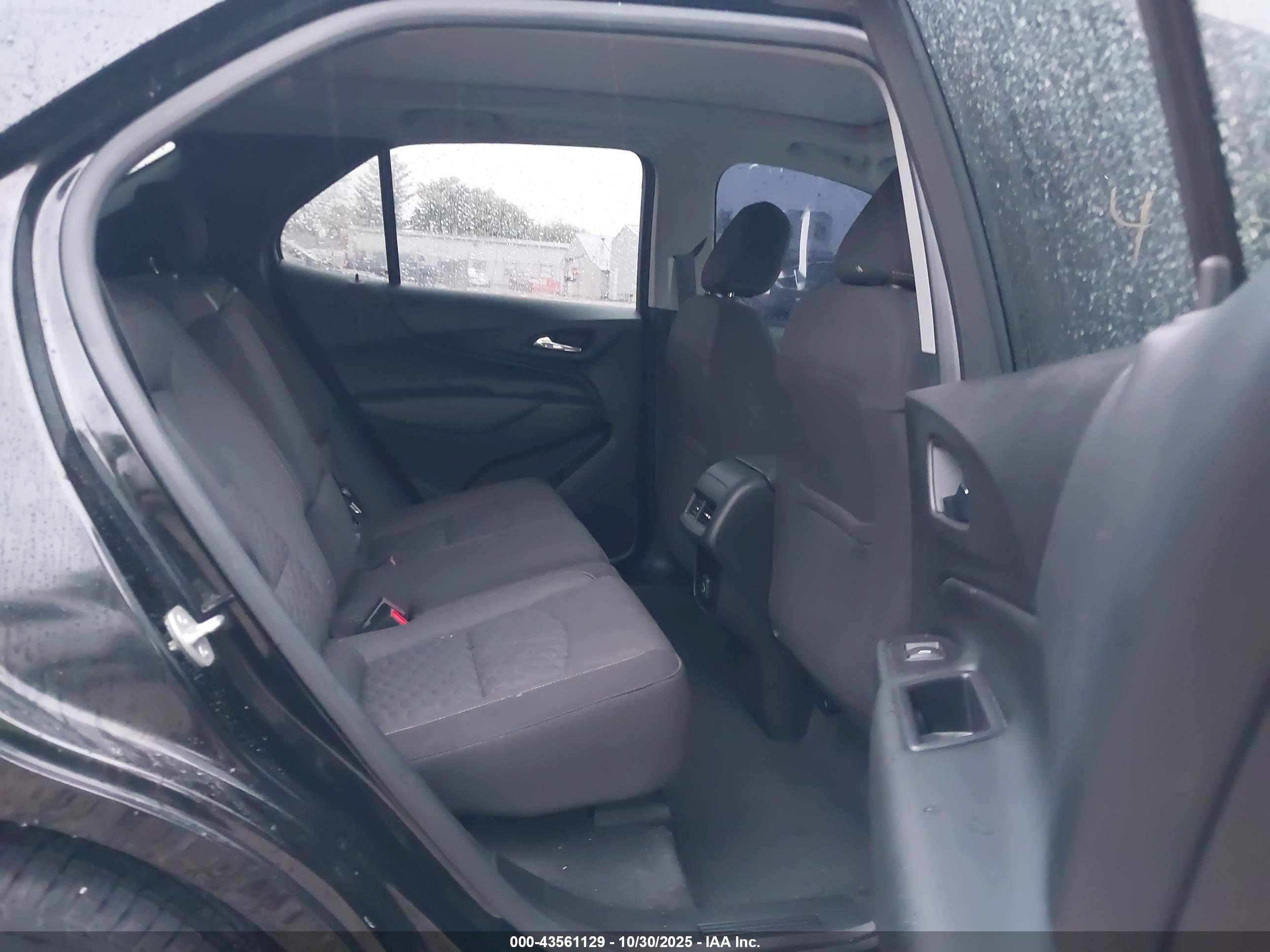 CHEVROLET EQUINOX image 8