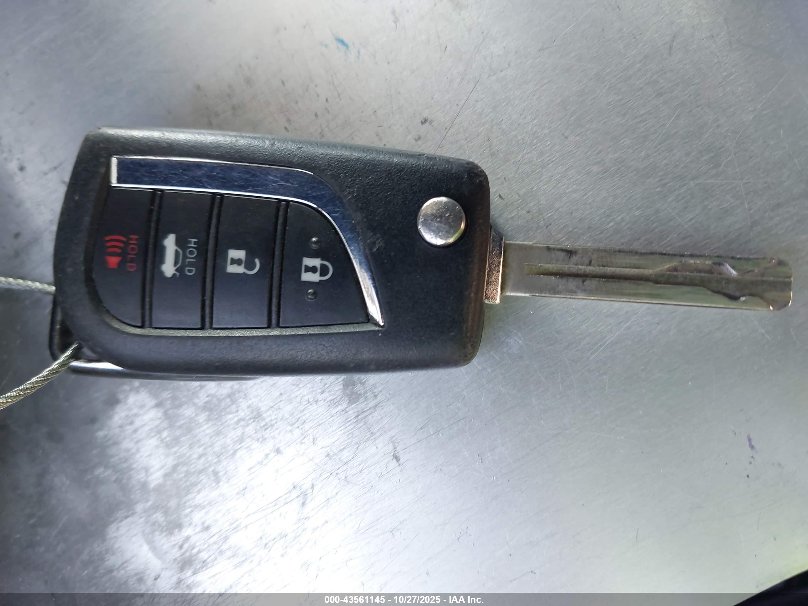 TOYOTA COROLLA image 11