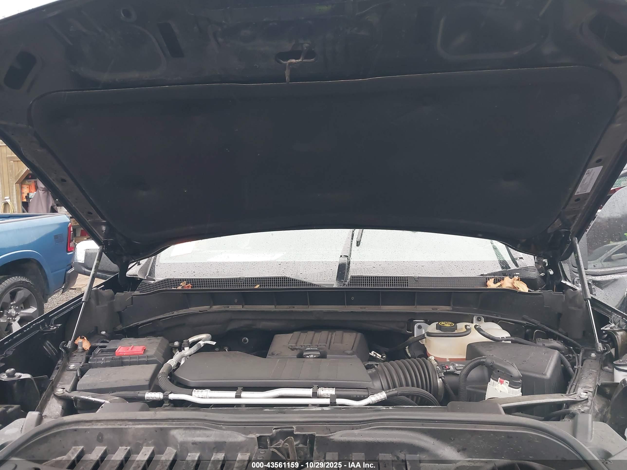 CHEVROLET SILVERADO image 10