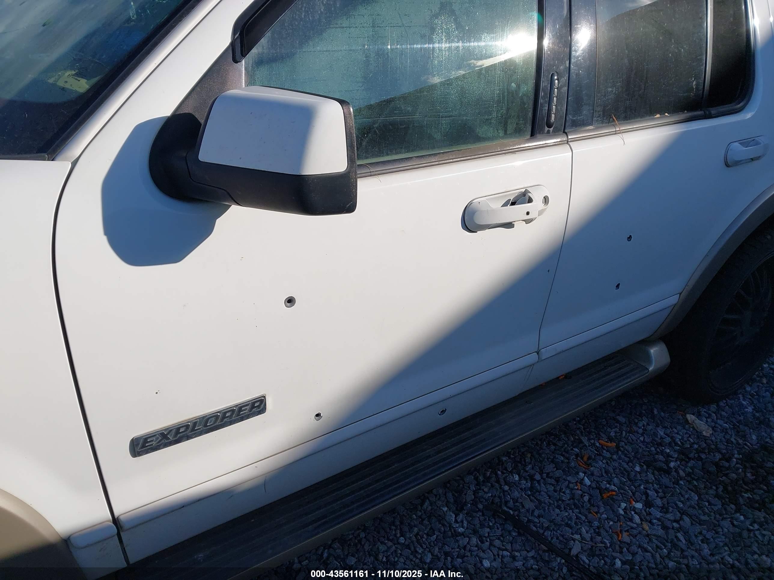 FORD EXPLORER image 6