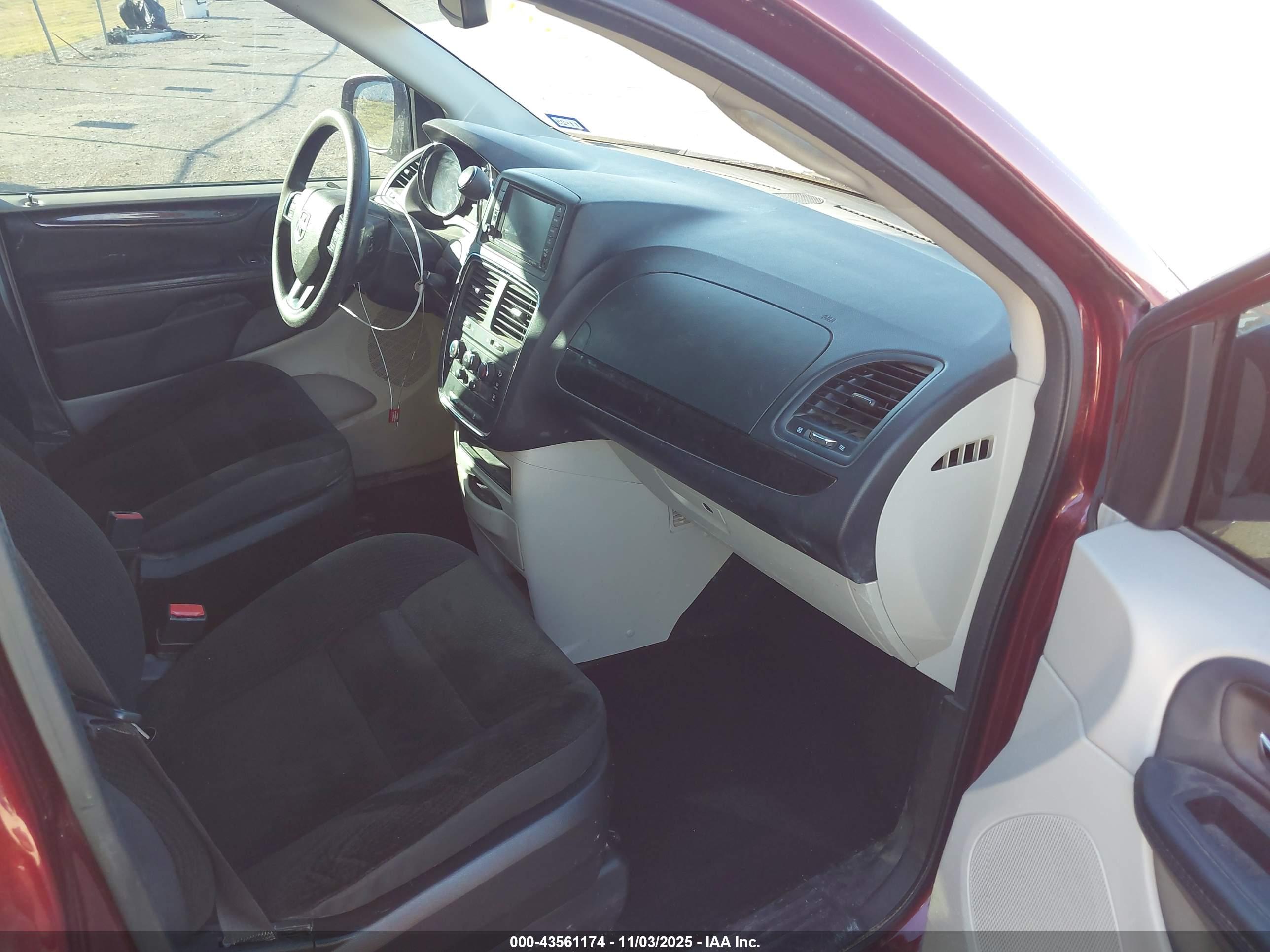 DODGE GRAND image 5
