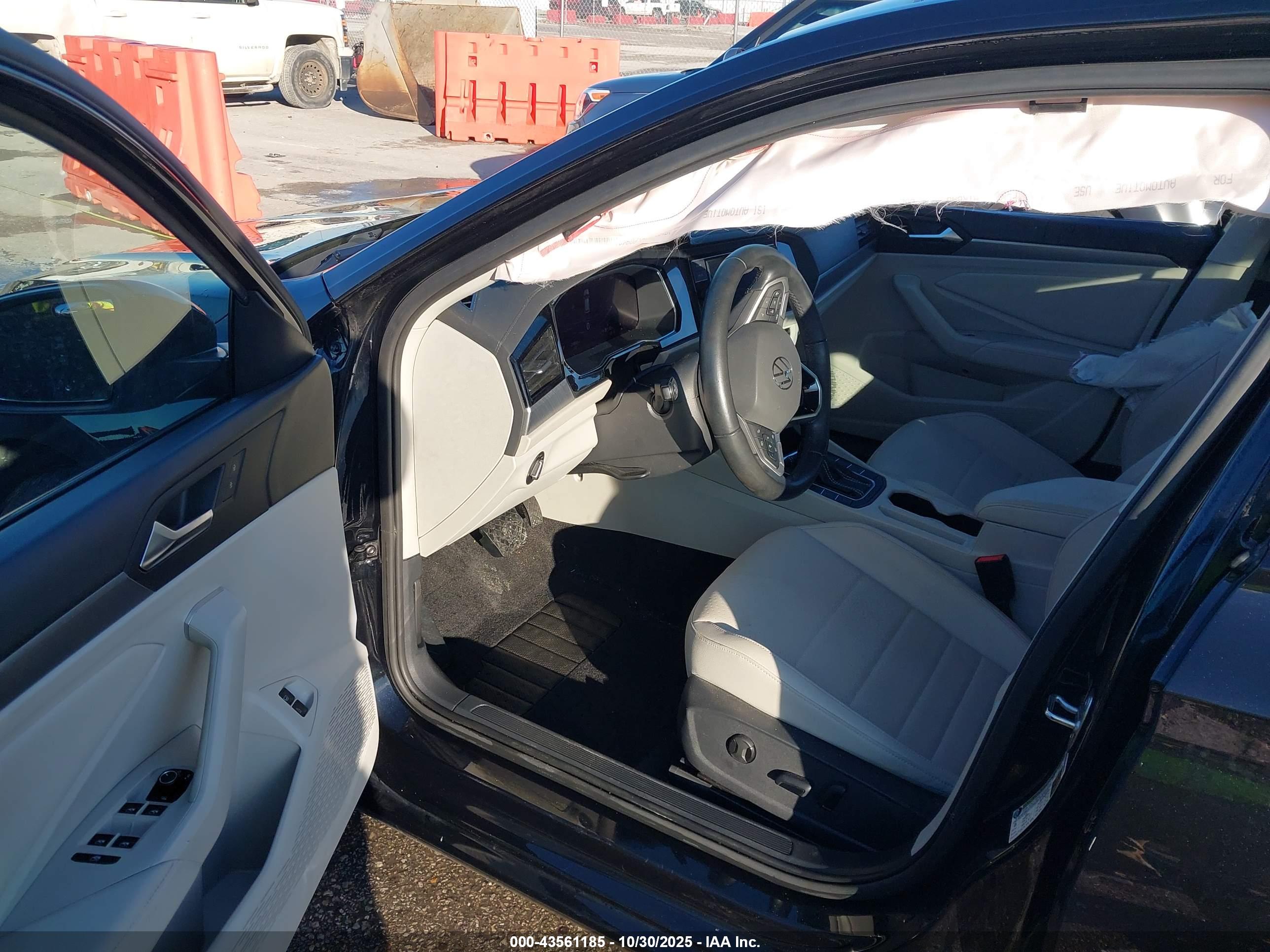 VOLKSWAGEN JETTA image 5