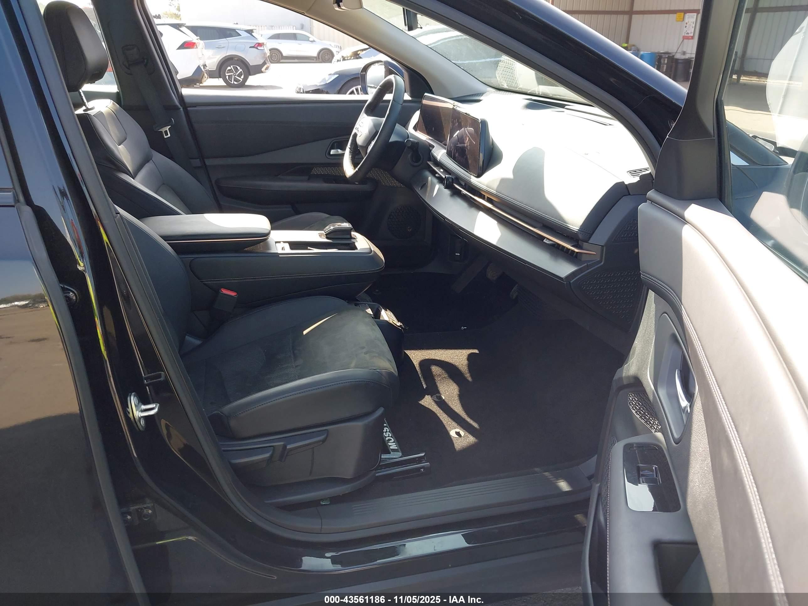 NISSAN ARIYA image 5
