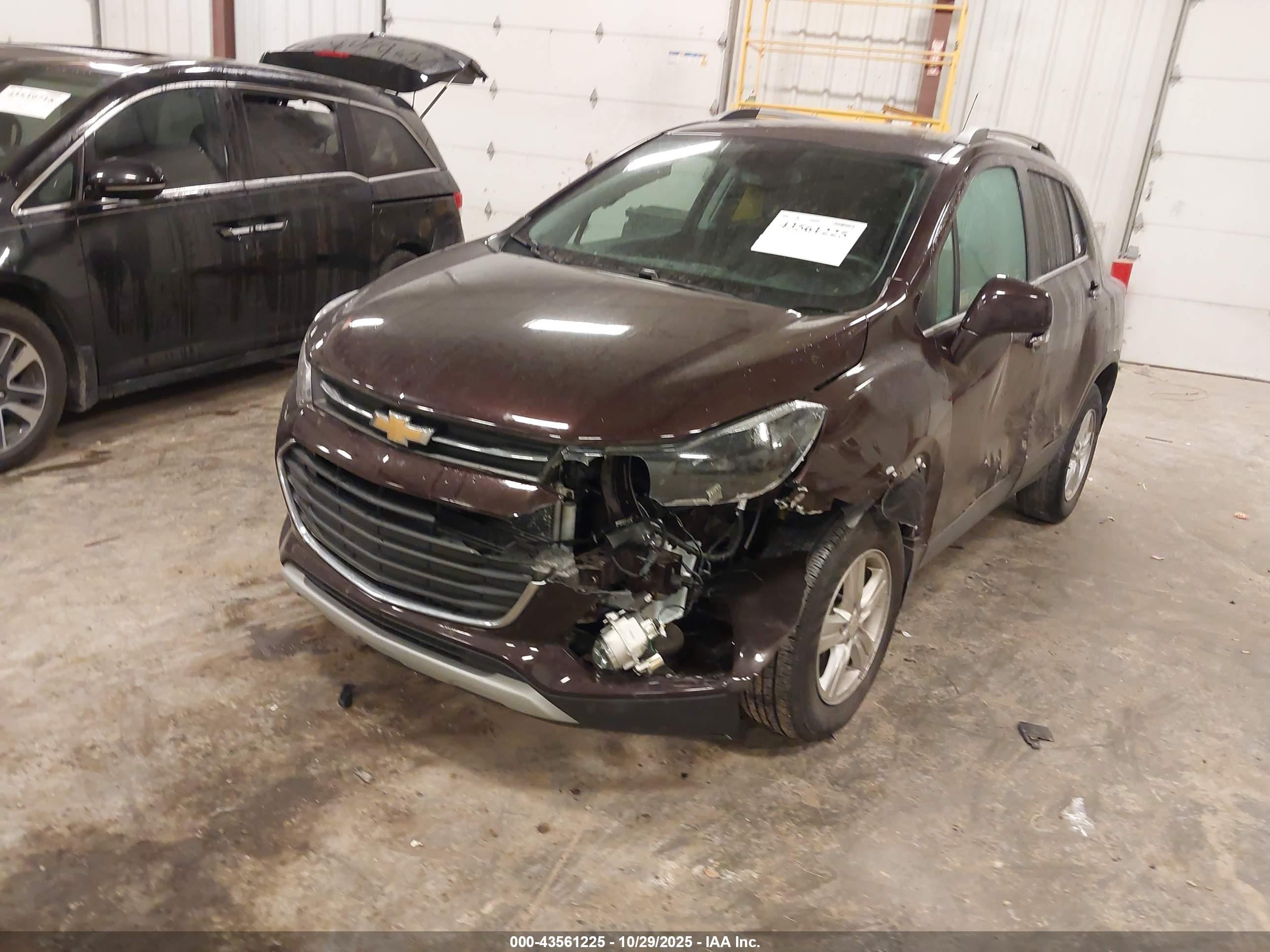 CHEVROLET TRAX image 2