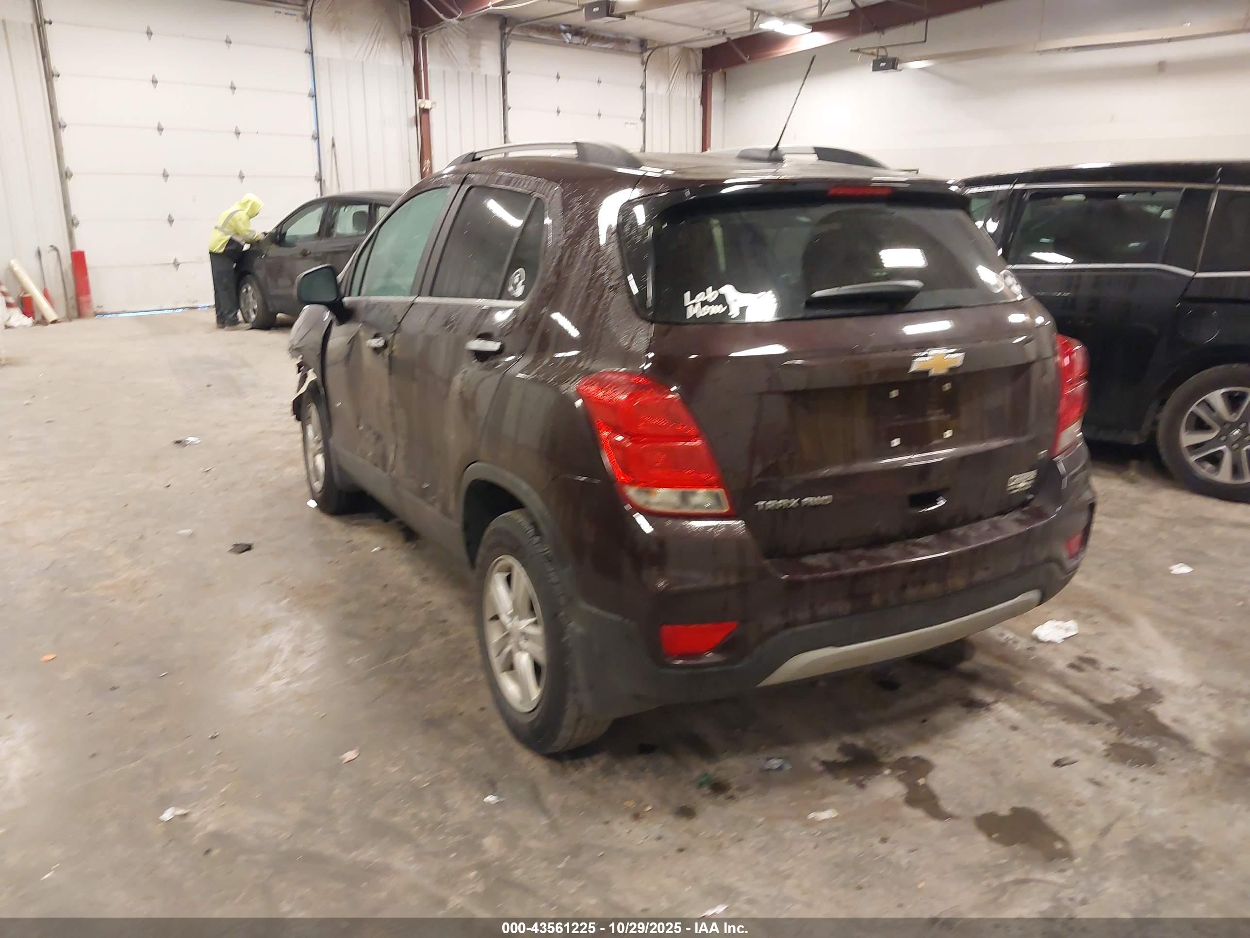 CHEVROLET TRAX image 3