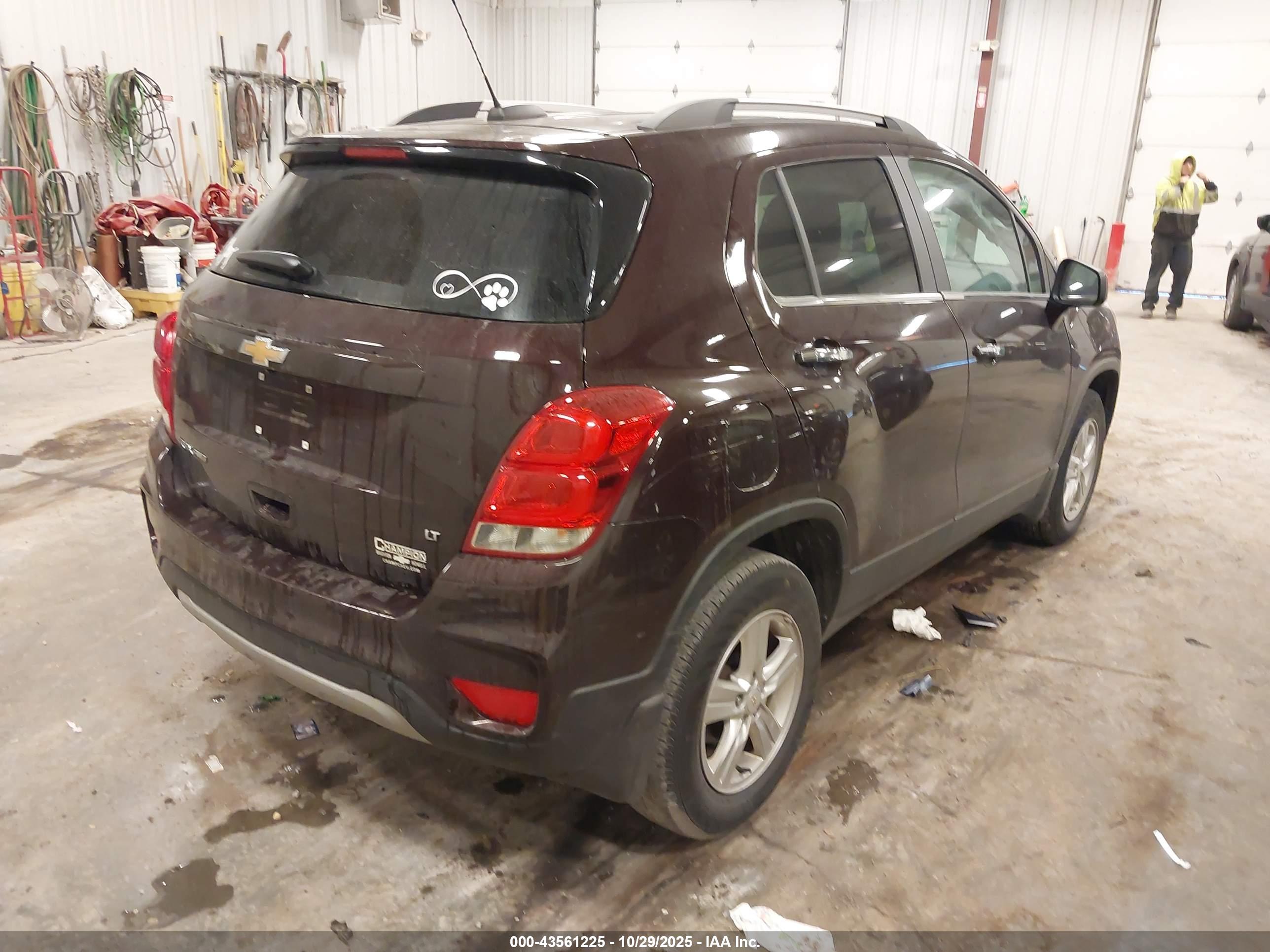 CHEVROLET TRAX image 4