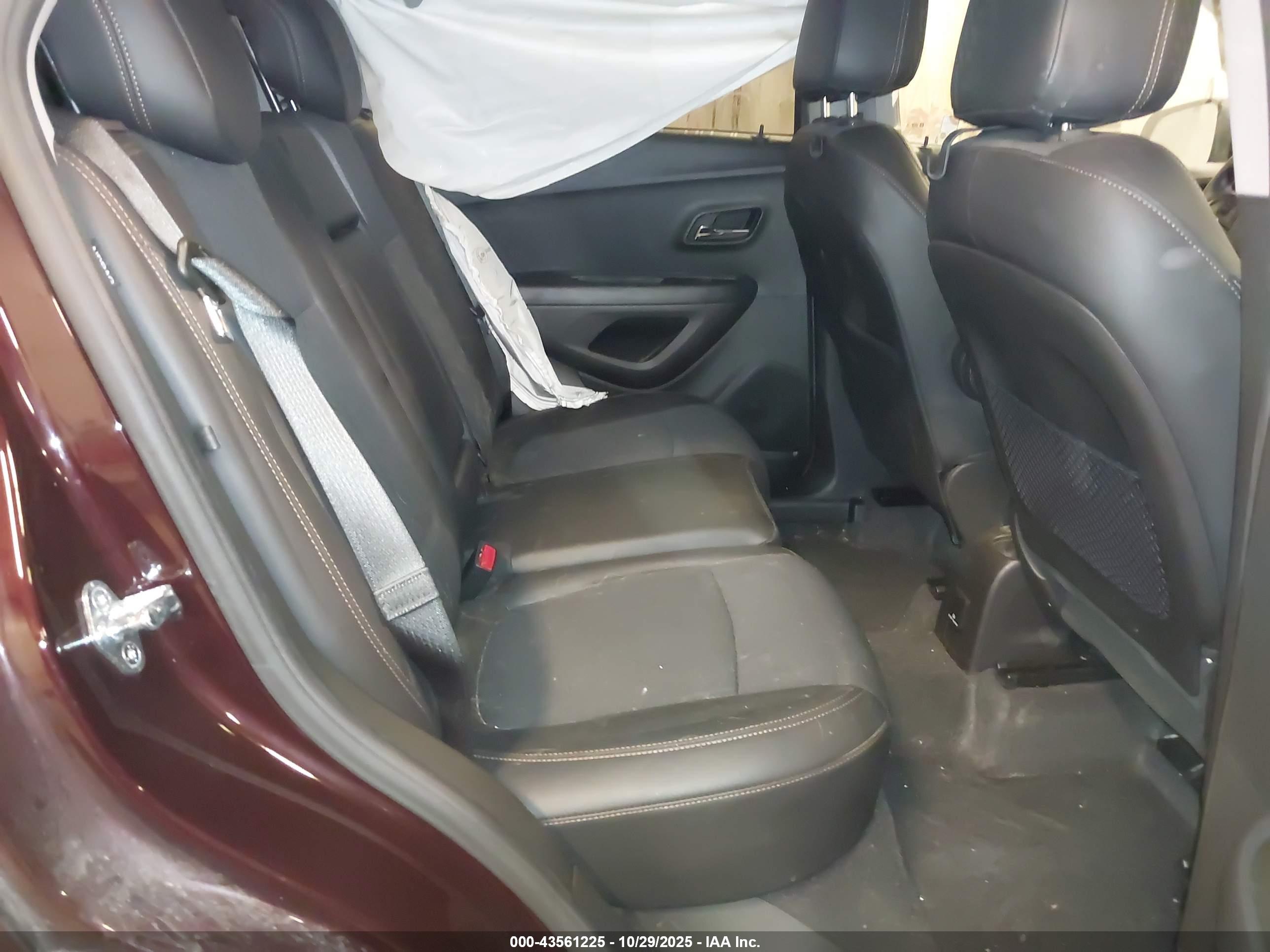 CHEVROLET TRAX image 8