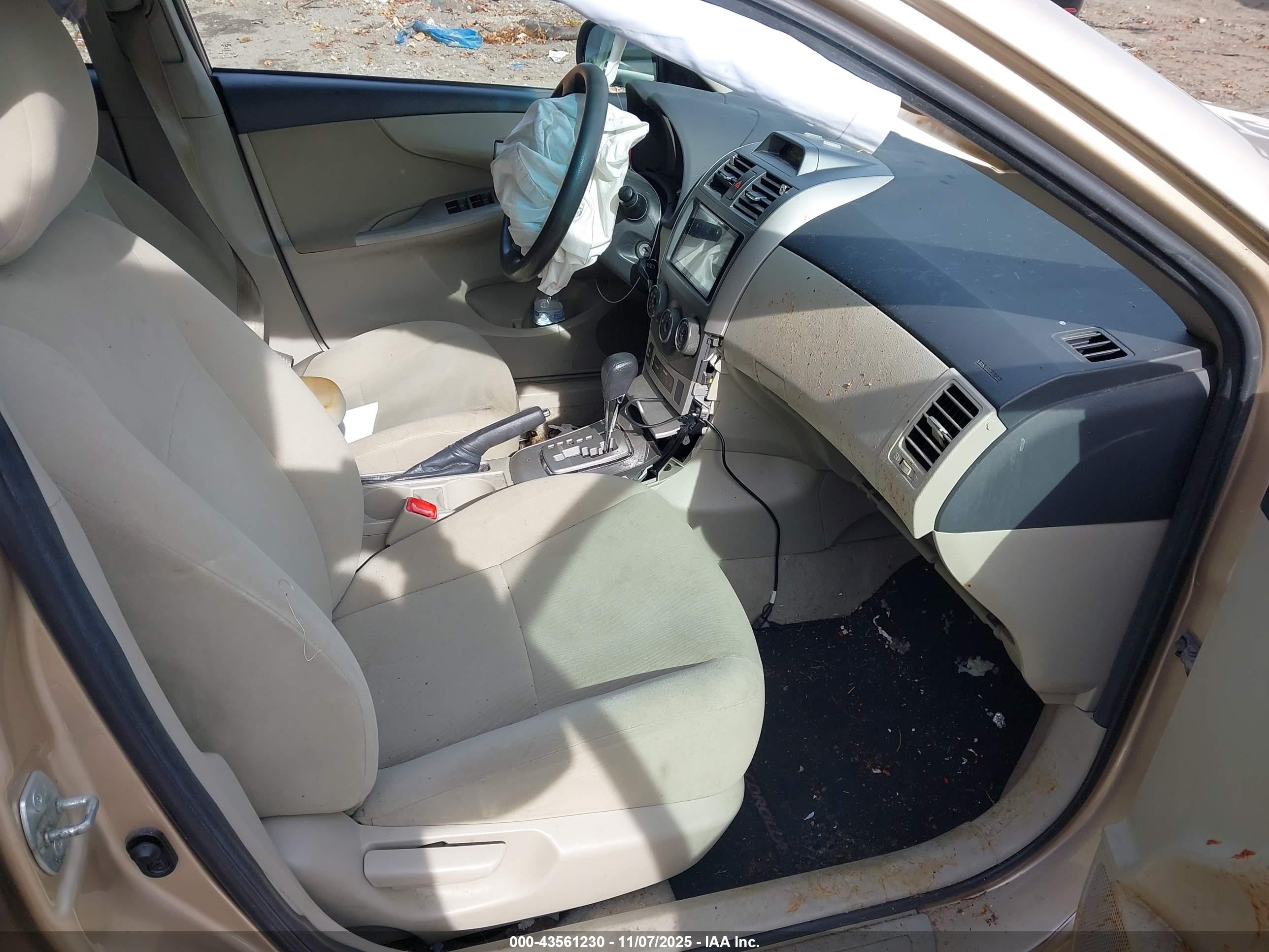 TOYOTA COROLLA image 5