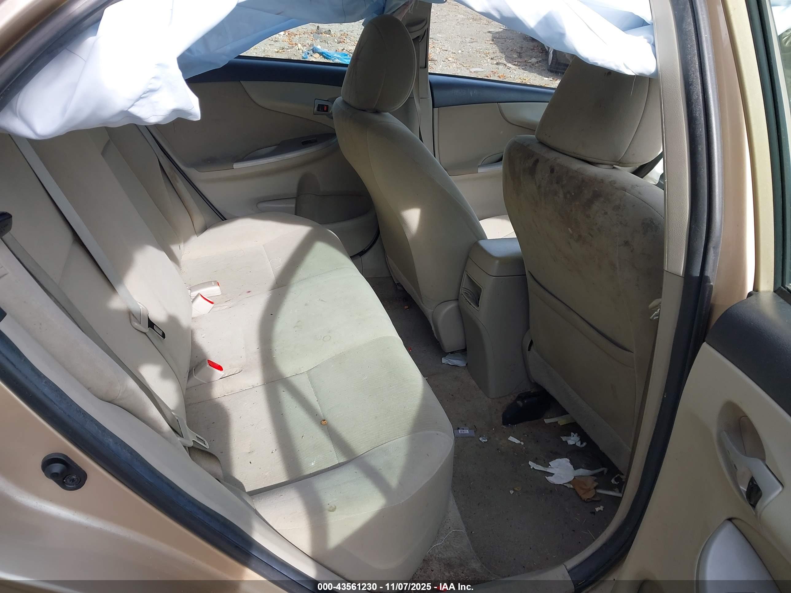 TOYOTA COROLLA image 8