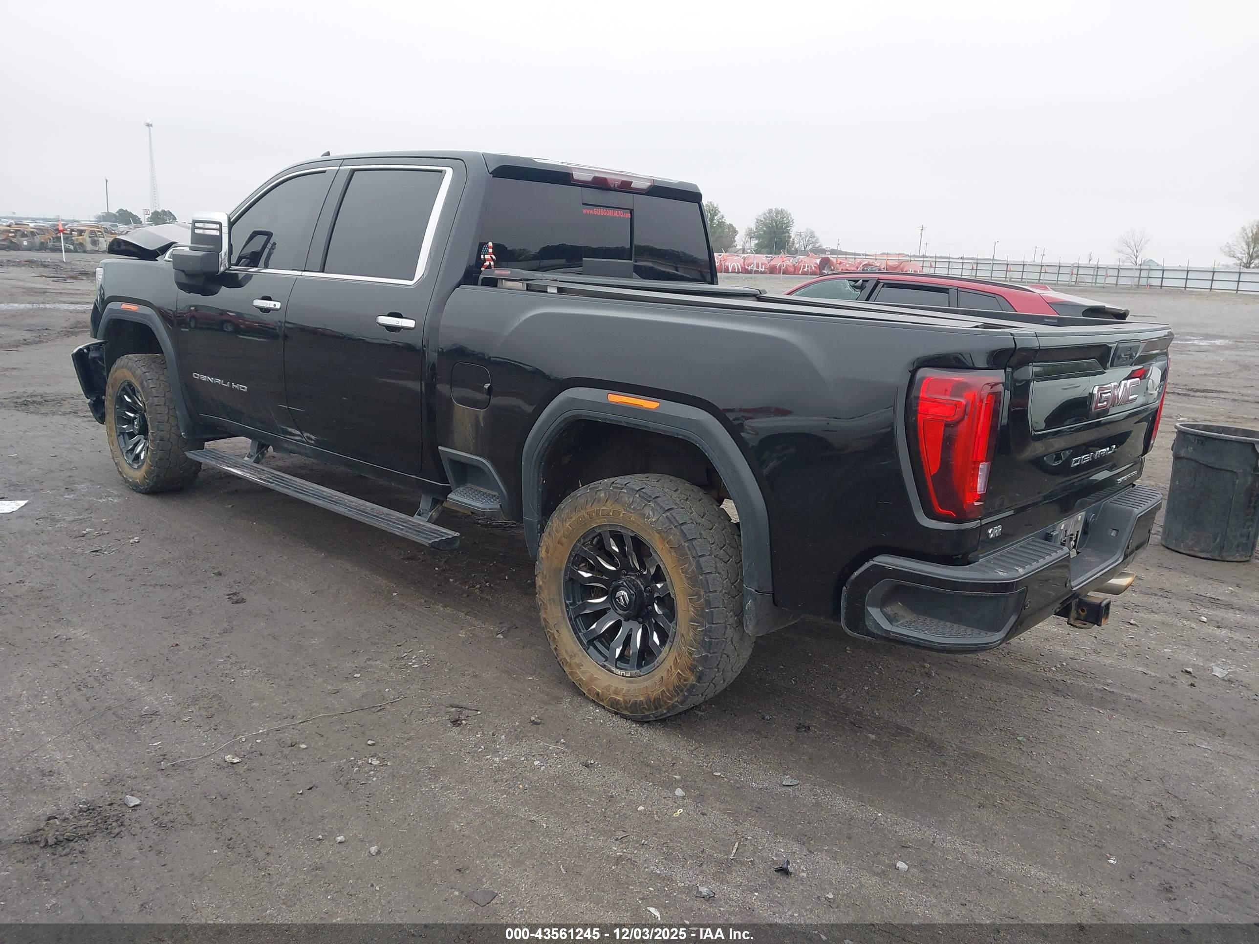 GMC SIERRA image 3