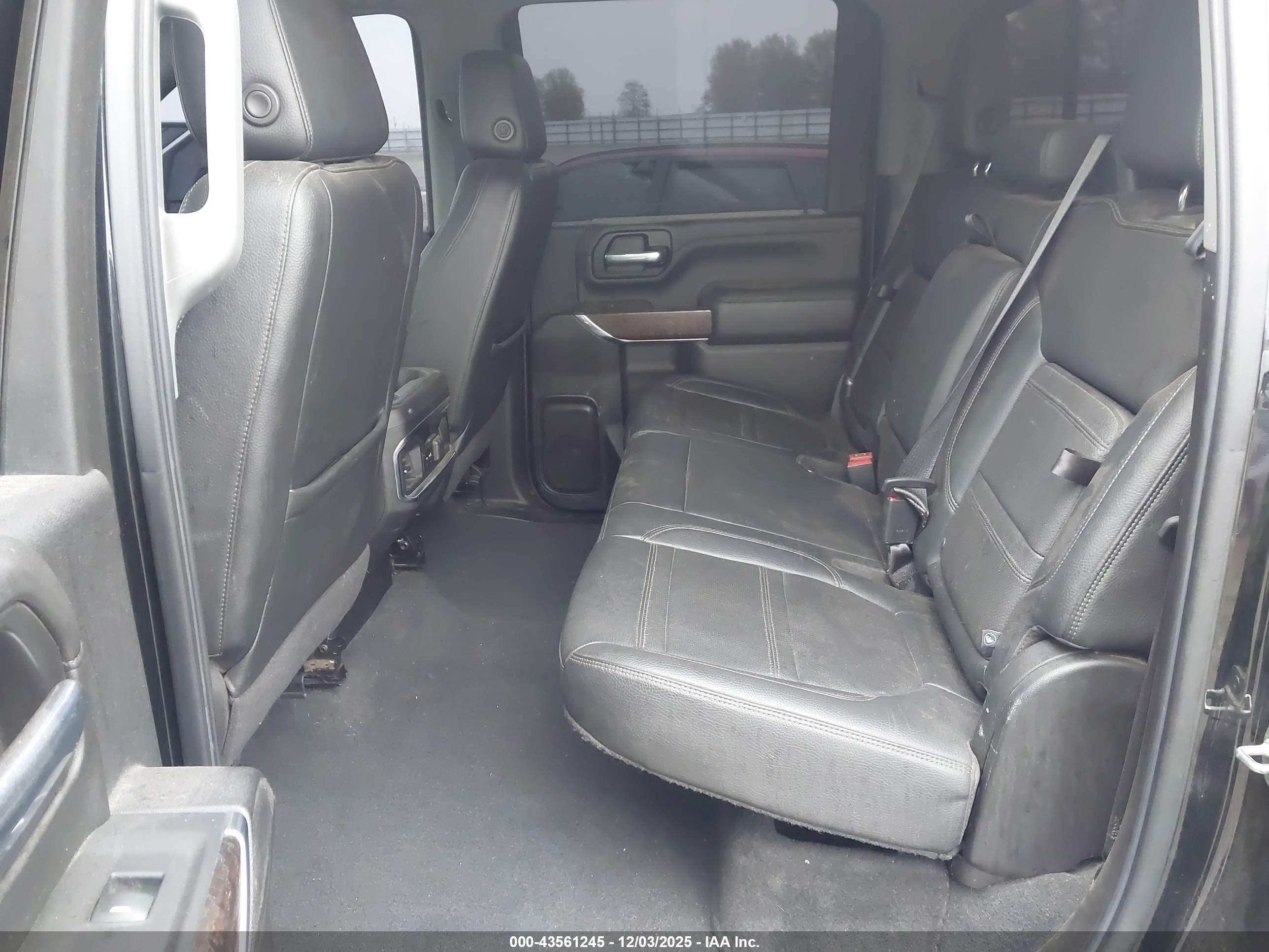 GMC SIERRA image 8