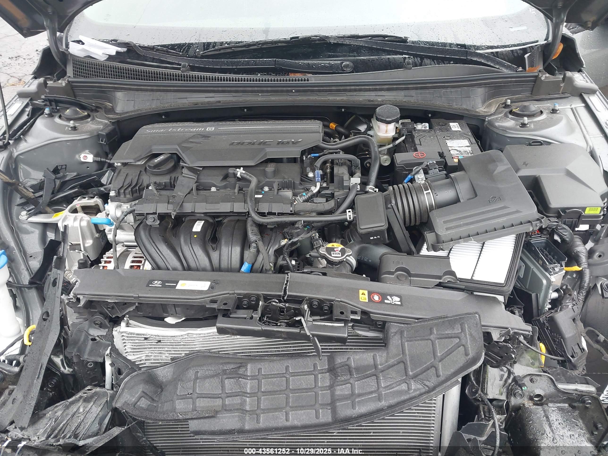 HYUNDAI ELANTRA image 10