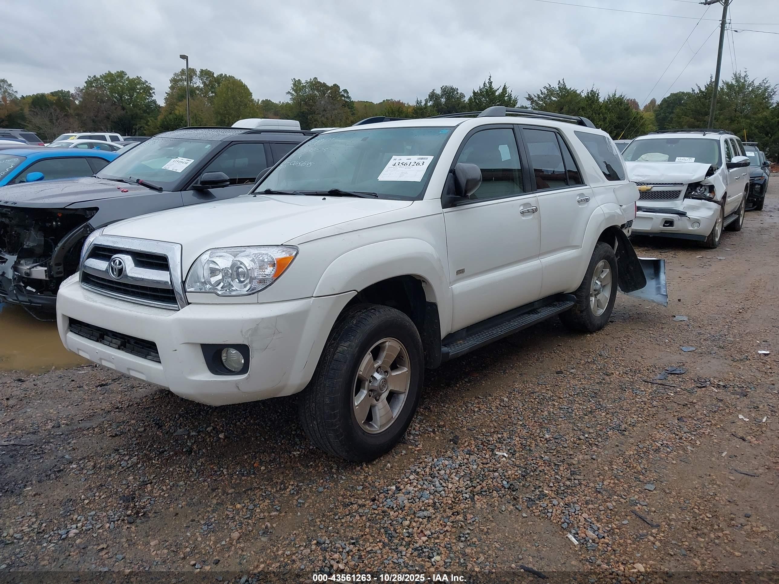TOYOTA 4RUNNER image 2