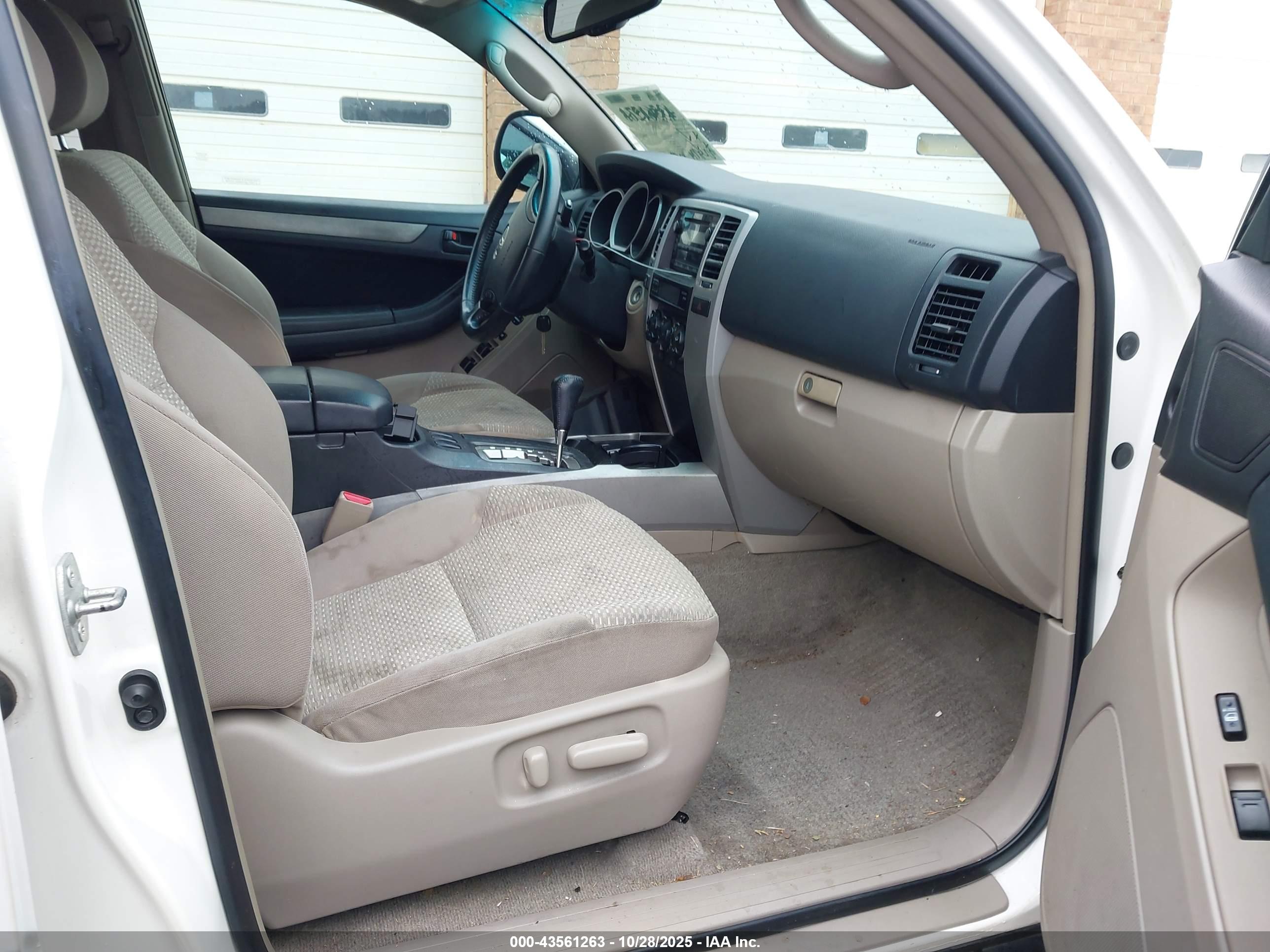TOYOTA 4RUNNER image 5