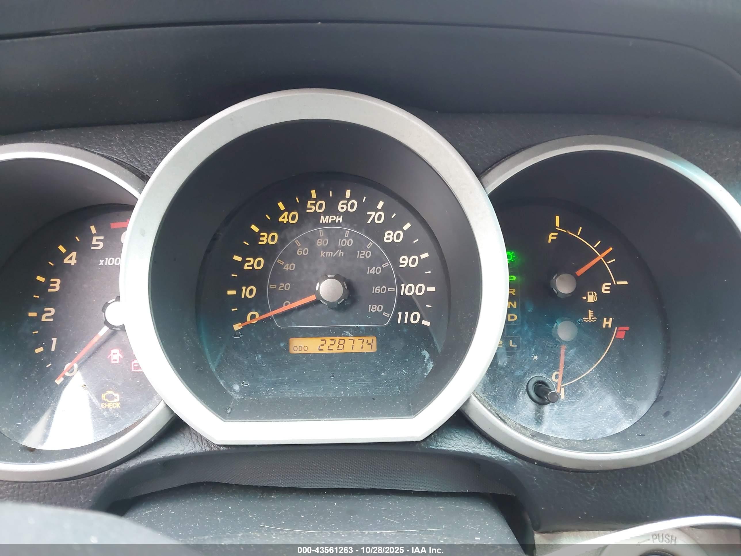 TOYOTA 4RUNNER image 7